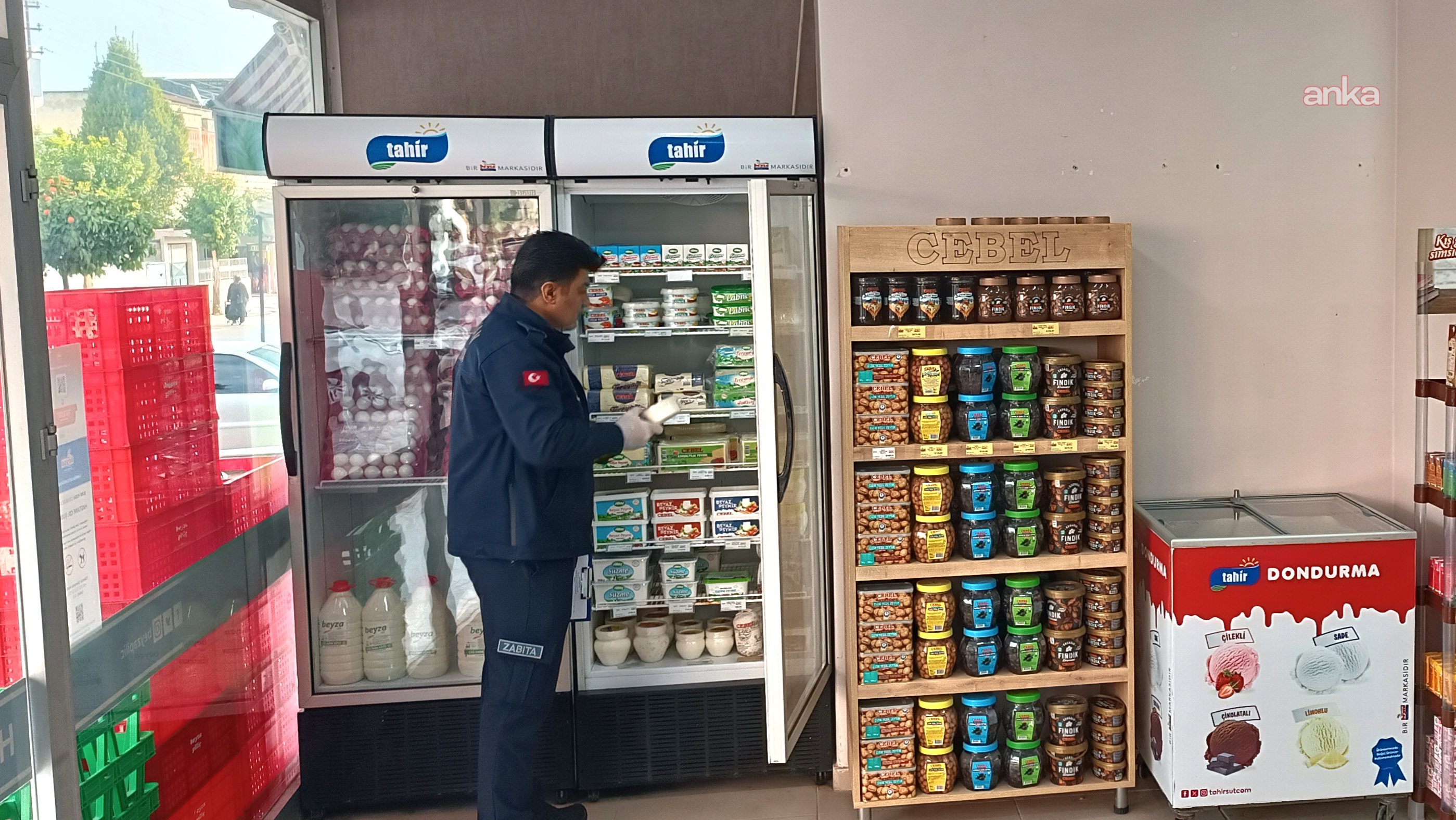 Ceyhan Belediyesi zabıta ekiplerinden gıda güvenliğine yönelik denetim