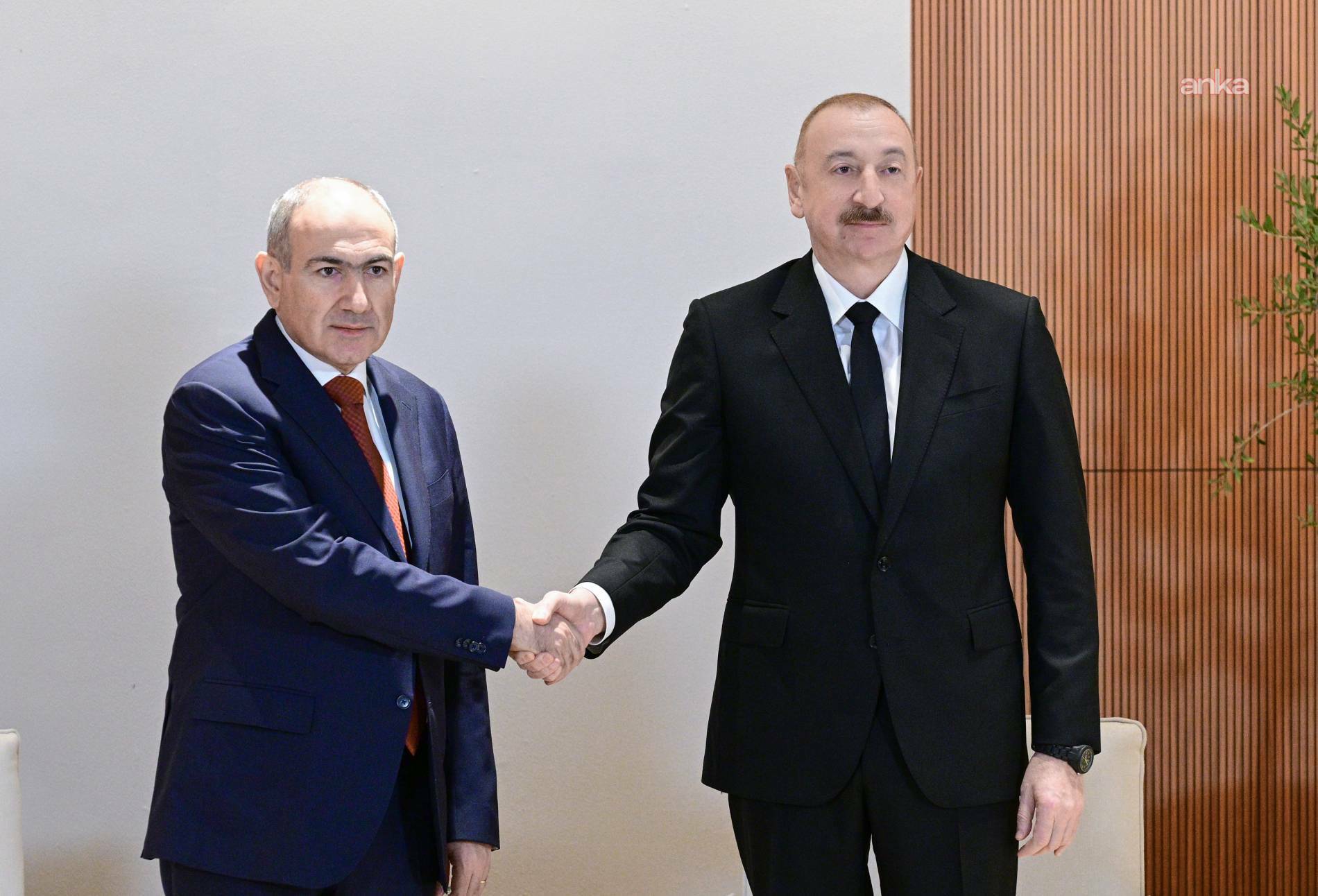 Aliyev ve Paşinyan Abu Dabi'de görüştü: "Normalleşme adımları ve ticari ilişkiler memnuniyetle karşılandı"