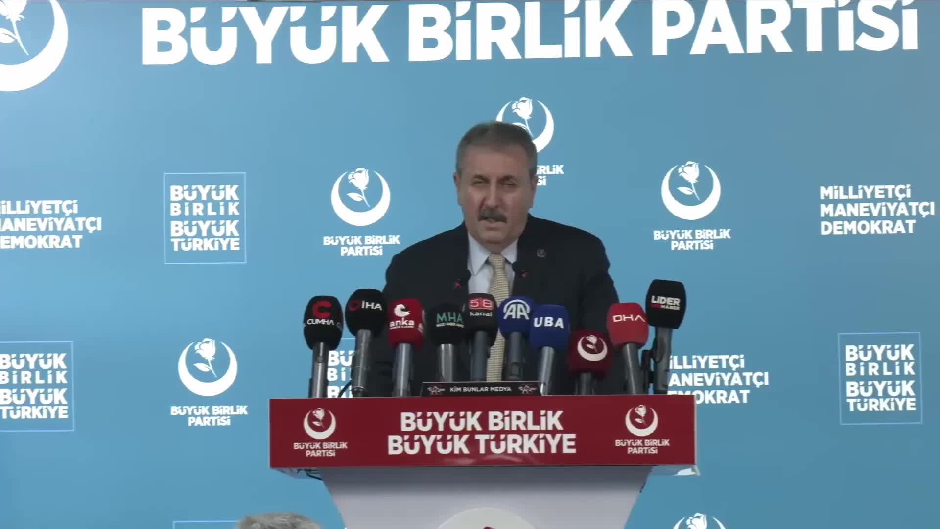 Mustafa Destici: "Ölümlere sebep olan, katliamlar gerçekleştiren ve bu talimatları veren hiçbir terör örgütü mensubu affedilemez"