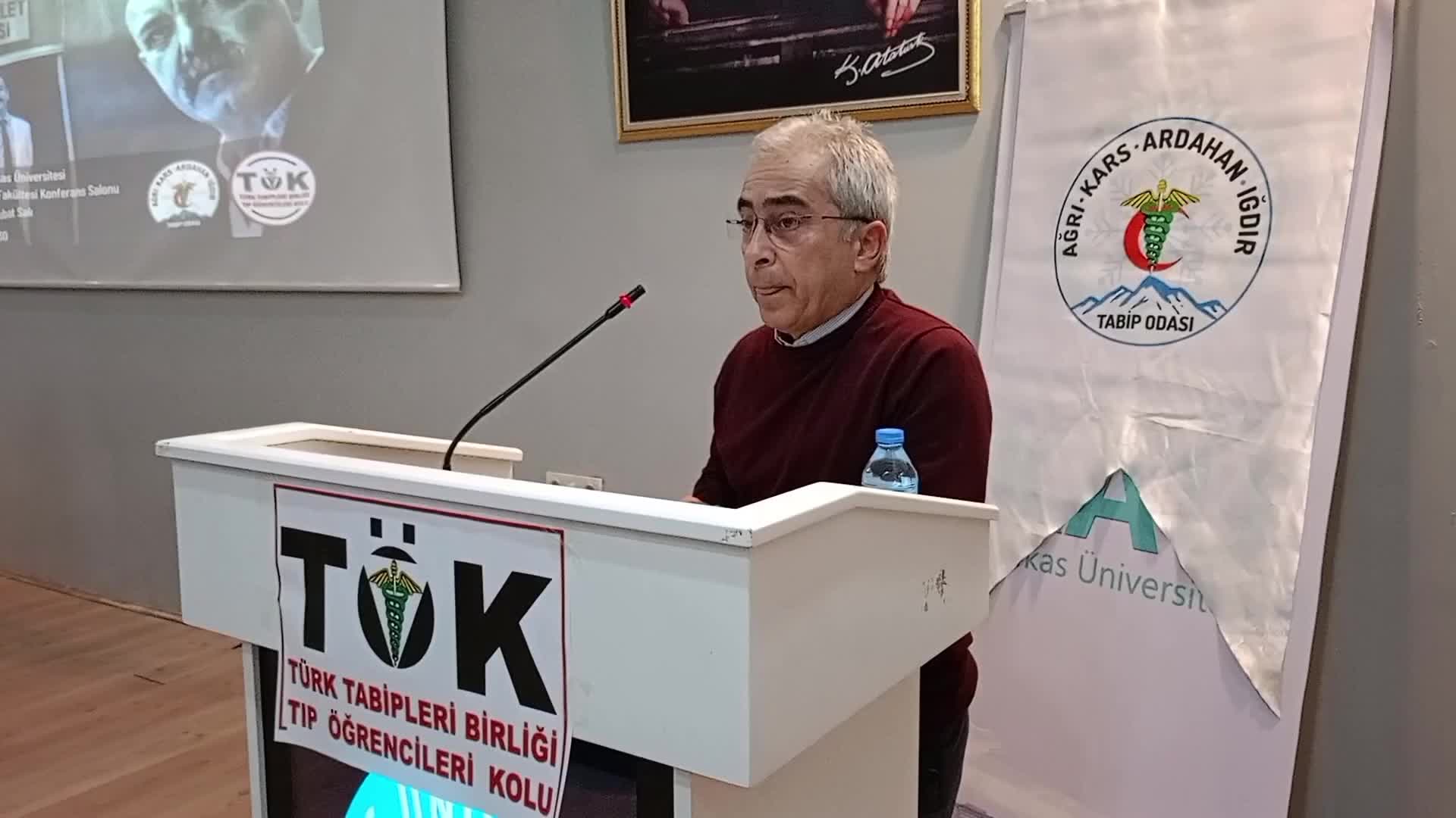 Kars'ta konuşan Ercan Kesal: Ben hasta hikayeleriyle sinemaya girdim