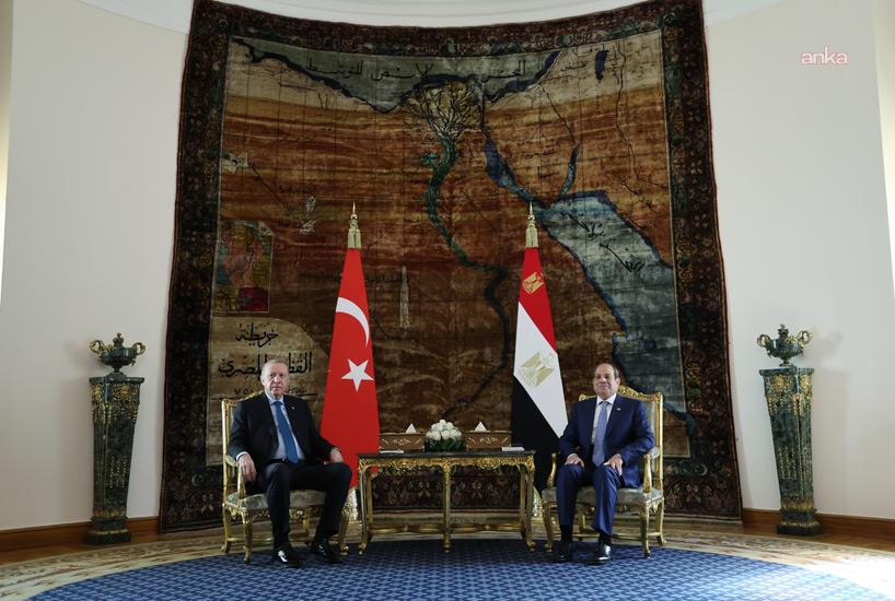 Cumhurbaşkanı Erdoğan, Kahire'de Mısır Cumhurbaşkanı es-Sisi ile görüştü