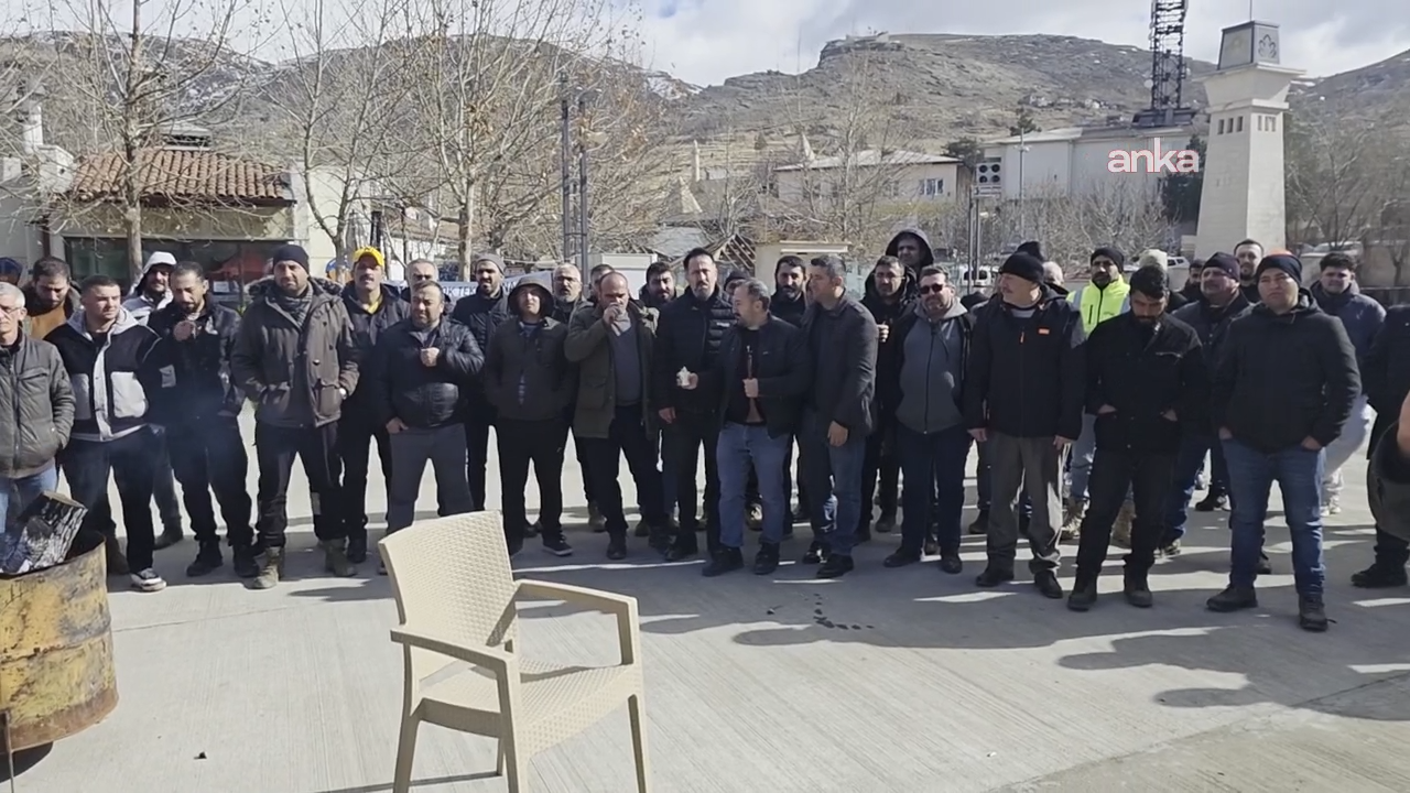 Sivas Divriği'de maden işçilerinin eylemi sürüyor...Dev Maden-Sen Genel Başkan Yardımcısı Özsoy: "Birlik olup yolumuzu çizdiğimizde patron da o yolda yürüyecek"