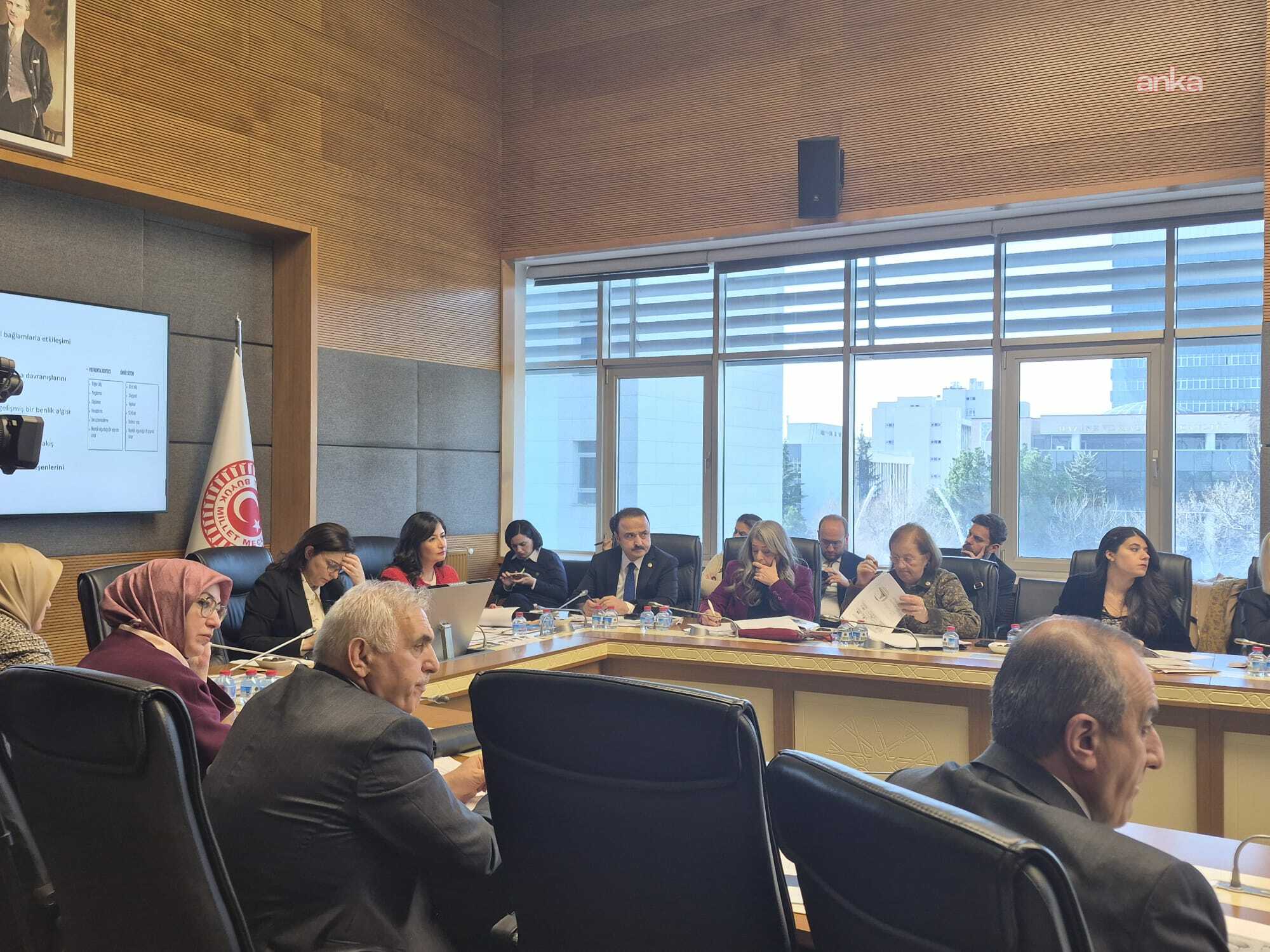 Suça Sürüklenen Çocuklara İlişkin Araştırma Komisyonu'na davet edilen vakfa AK Partili Öztürk’ten tepki: "Burası muz devleti değil"