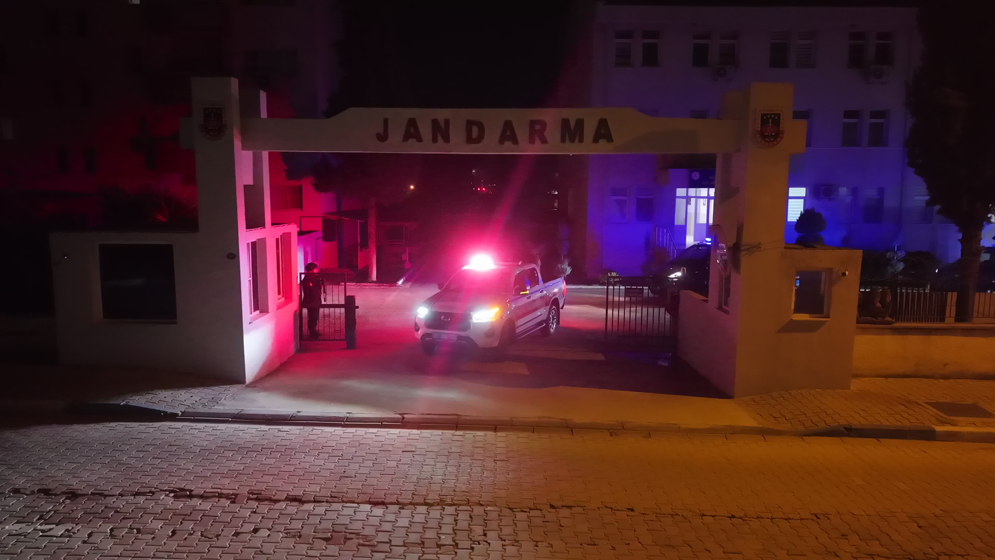 İzmir’de iki tarımsal kalkınma kooperatifine yolsuzluk operasyonu: 13 gözaltı
