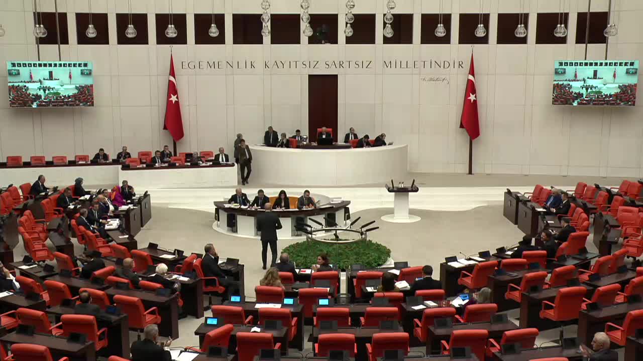 CHP’li Aşkın Genç: Türkiye’de dakikada 19 icra dosyası açılıyor, vatandaş günde 3,3 milyar TL faiz ödüyor