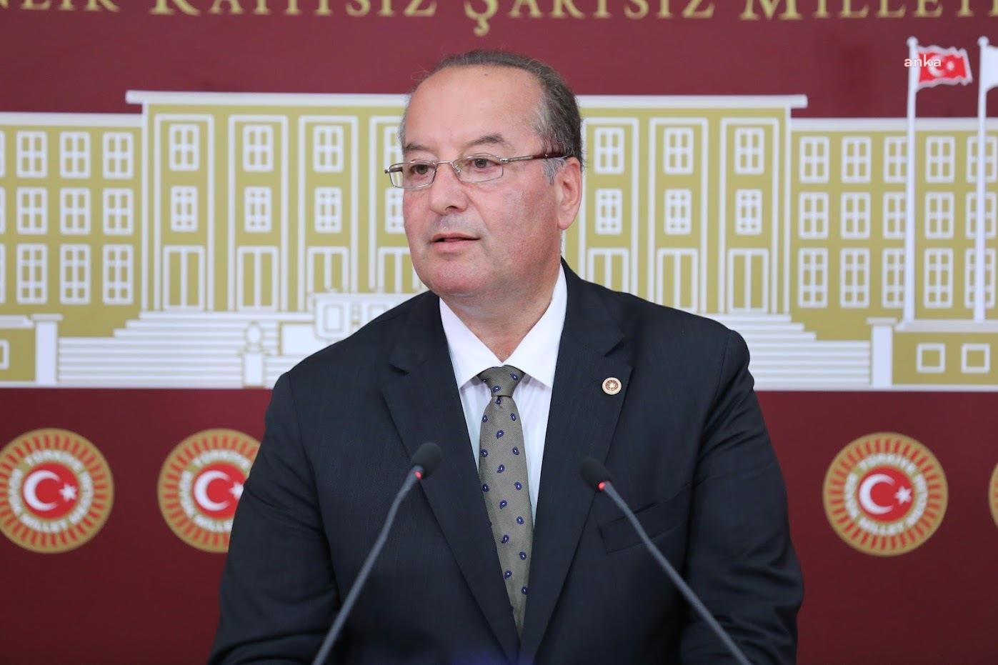 Cevdet Akay: "Ekonomik sıkıntıların faturasını köprü ve otoyolları elden çıkararak ödemeye çalışmak, kalıcı bir çözüm üretmemektedir"