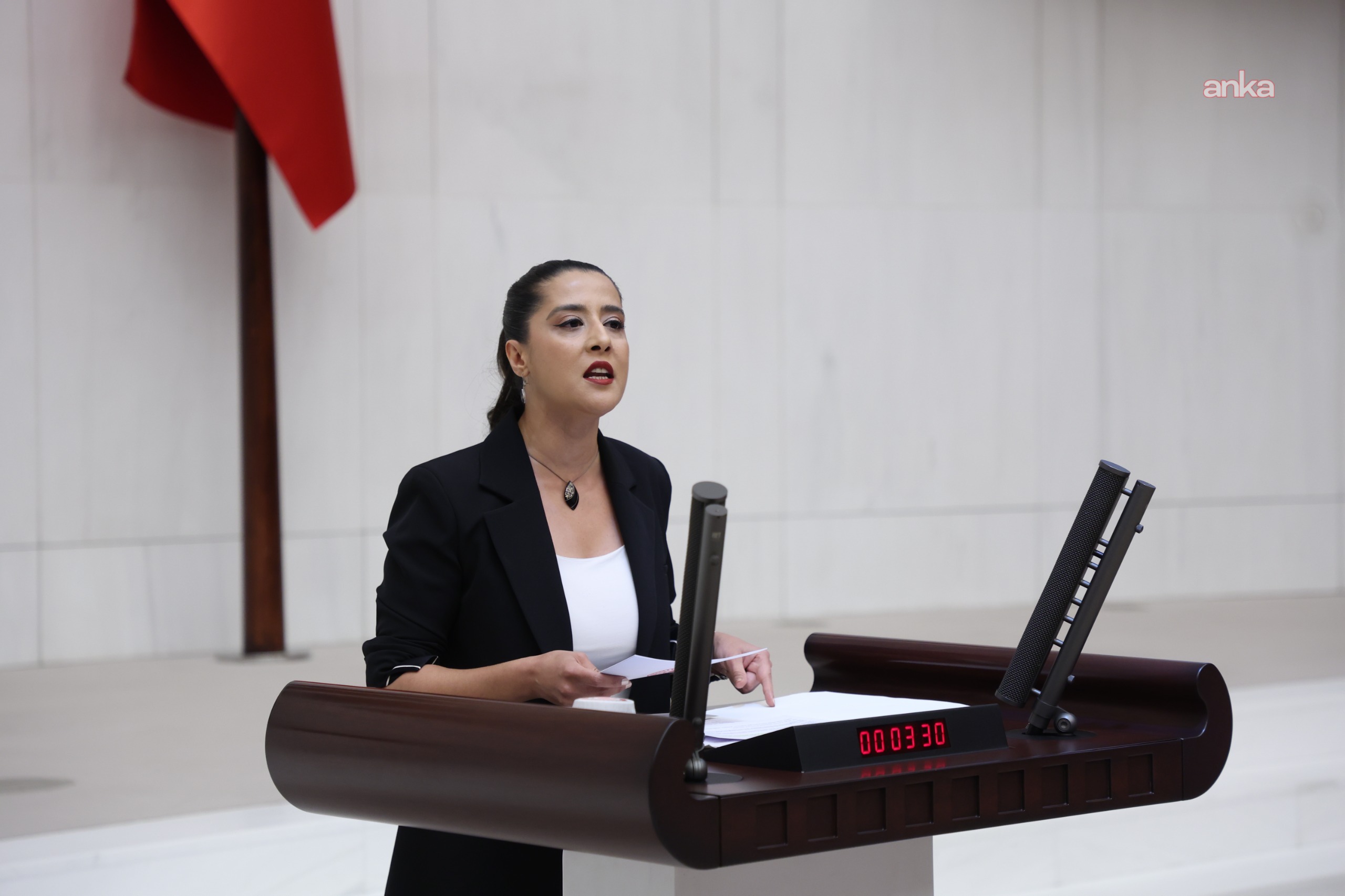 EMEP'li Karaca'dan Bakan Tekin'e: Deprem bölgelerindeki kamu okullarının 1 öğün ücretsiz yemek ihtiyacı neden karşılanmamaktadır?