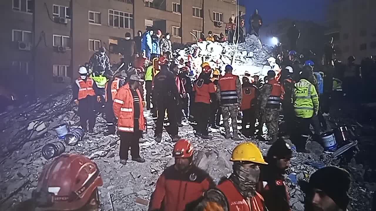 Osmaniye’de 6 Şubat depremlerinin izleri fotoğraf sergisiyle anımsatıldı