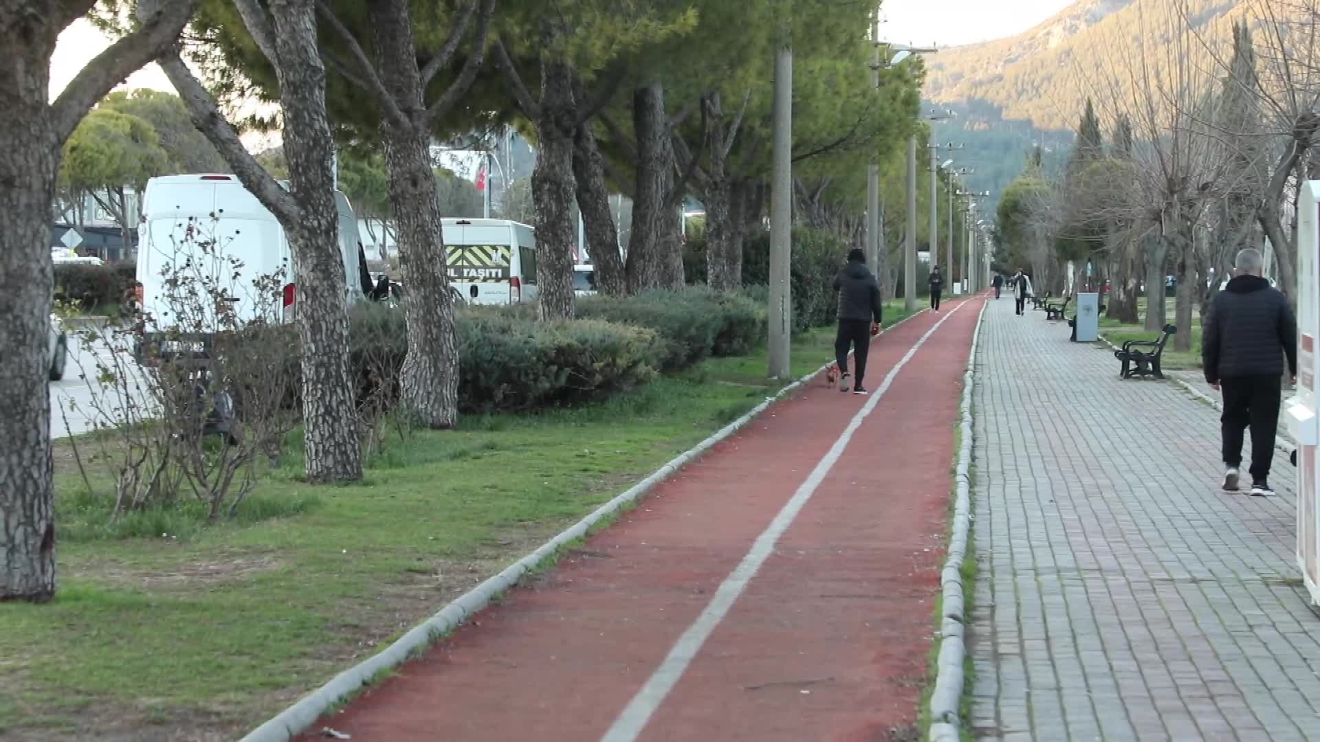 Menteşe Atatürk Bulvarı’nda yürüyüş ve bisiklet yolları yenileniyor