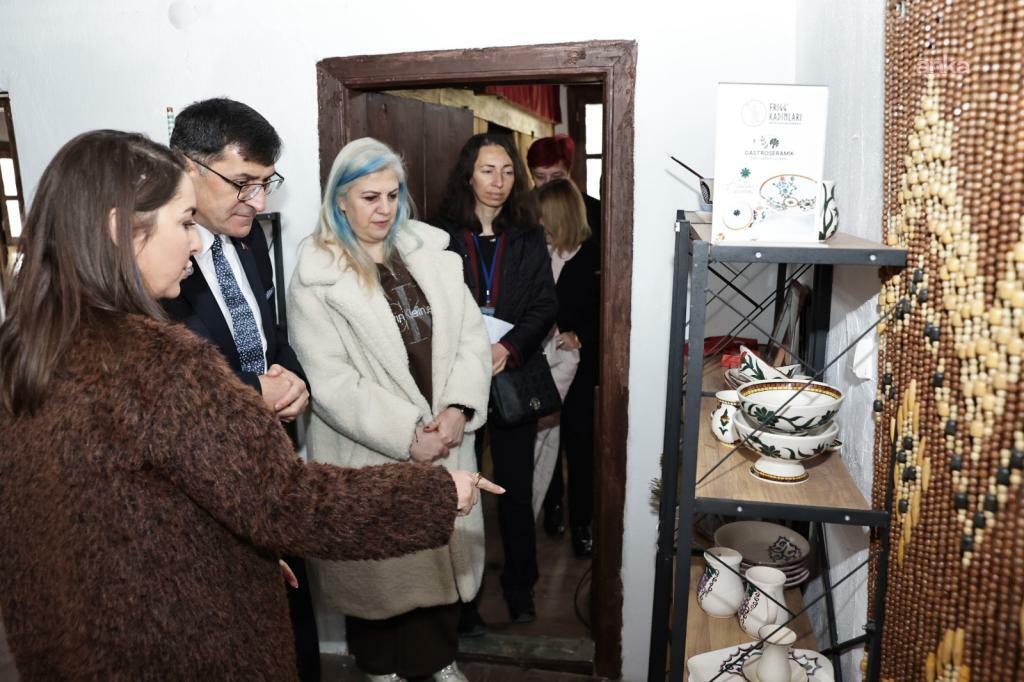 Kütahya Belediye Başkanı Kahveci'den kadın kooperatifine ziyaret
