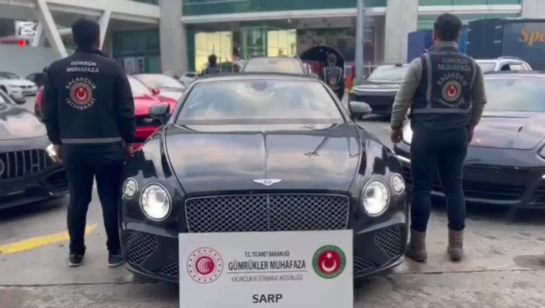Sahte emeklilik belgesiyle lüks araç operasyonu: 65 araca el konuldu, 22 gözaltı