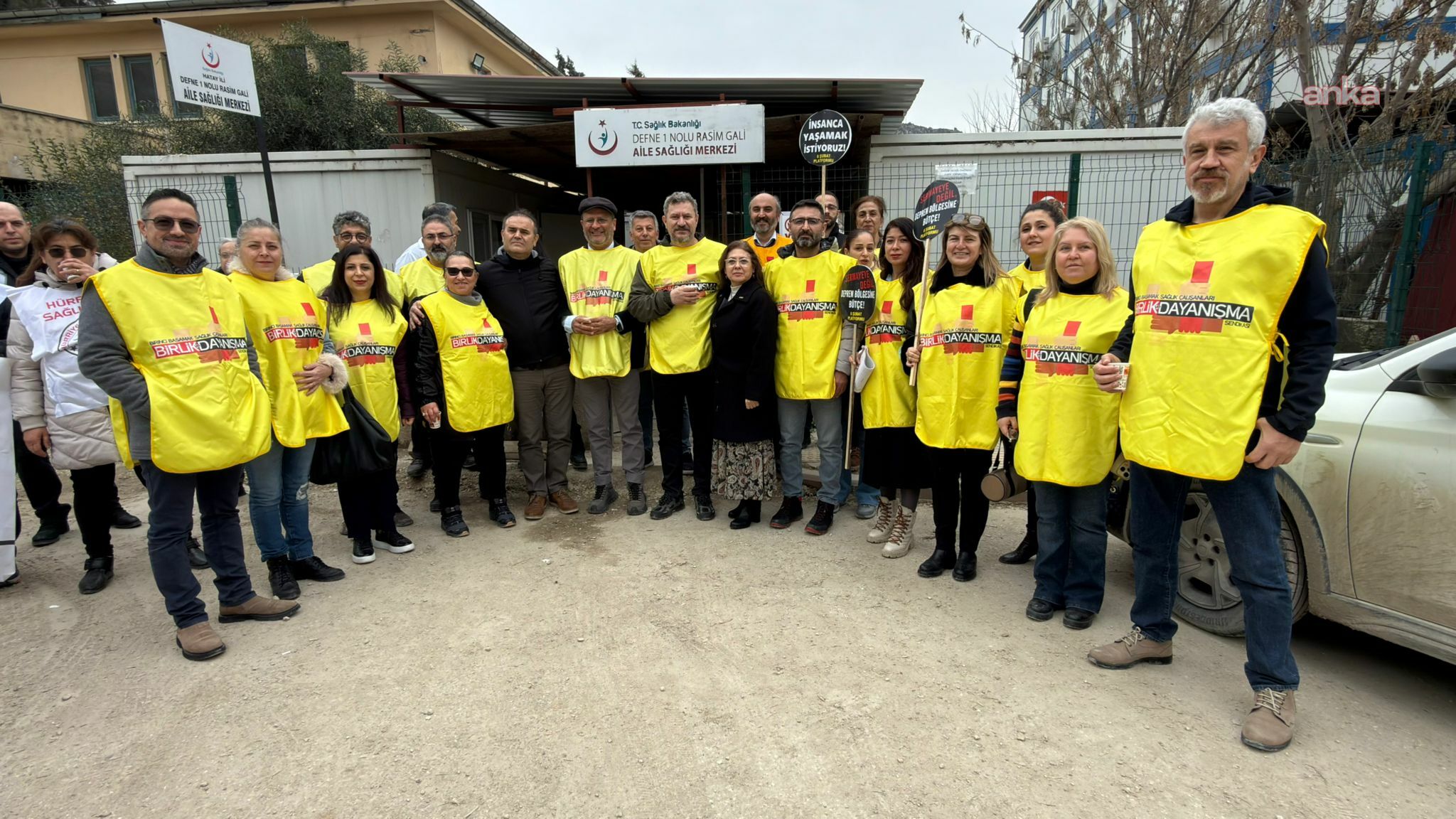 ASM çalışanlarından Bakanlığa çağrı: Sağlık hizmeti hala konteynerlerde veriliyor, bu açık bir ihmal
