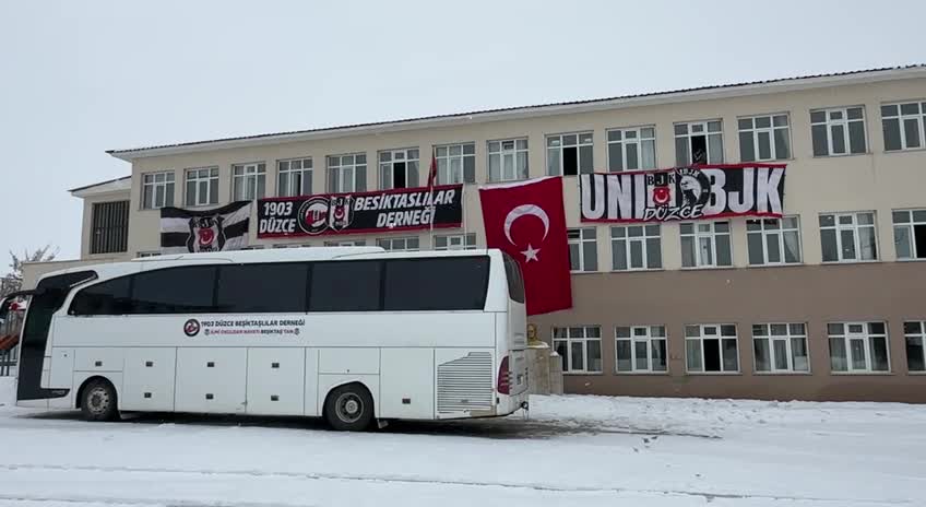 1903 Düzce Beşiktaşlılar Derneği’nden Van’daki öğrencilere kışlık giyecek yardım