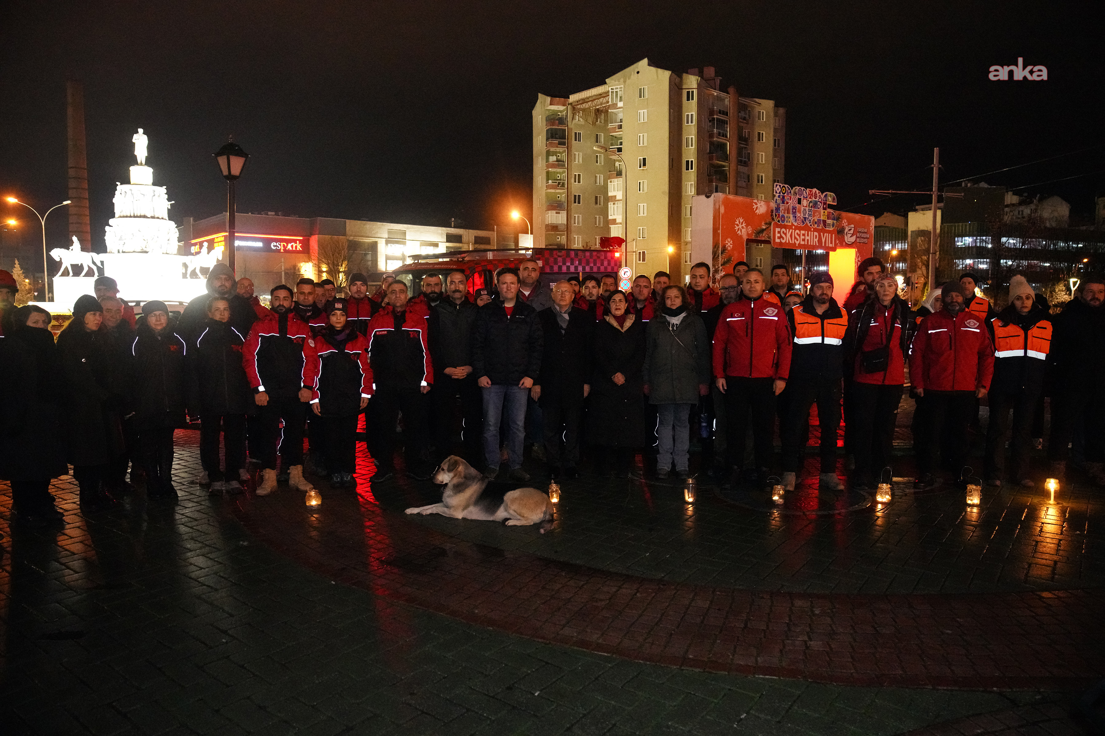 Tepebaşı Belediyesi, 6 Şubat depremlerinin 3'üncü yılında hayatını kaybeden vatandaşları andı