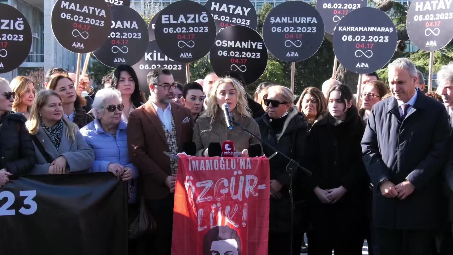 İmamoğlu'nun 'deprem mektubu' Saraçhane'de 24. ADA buluşmasında okundu: “Bizler, bir yıla yakın süredir hapisteyiz; depremde yaşadığımız kayıplarda sorumluluğu olanlarsa hiçbir ceza almadan hayatlarına devam ediyorlar"