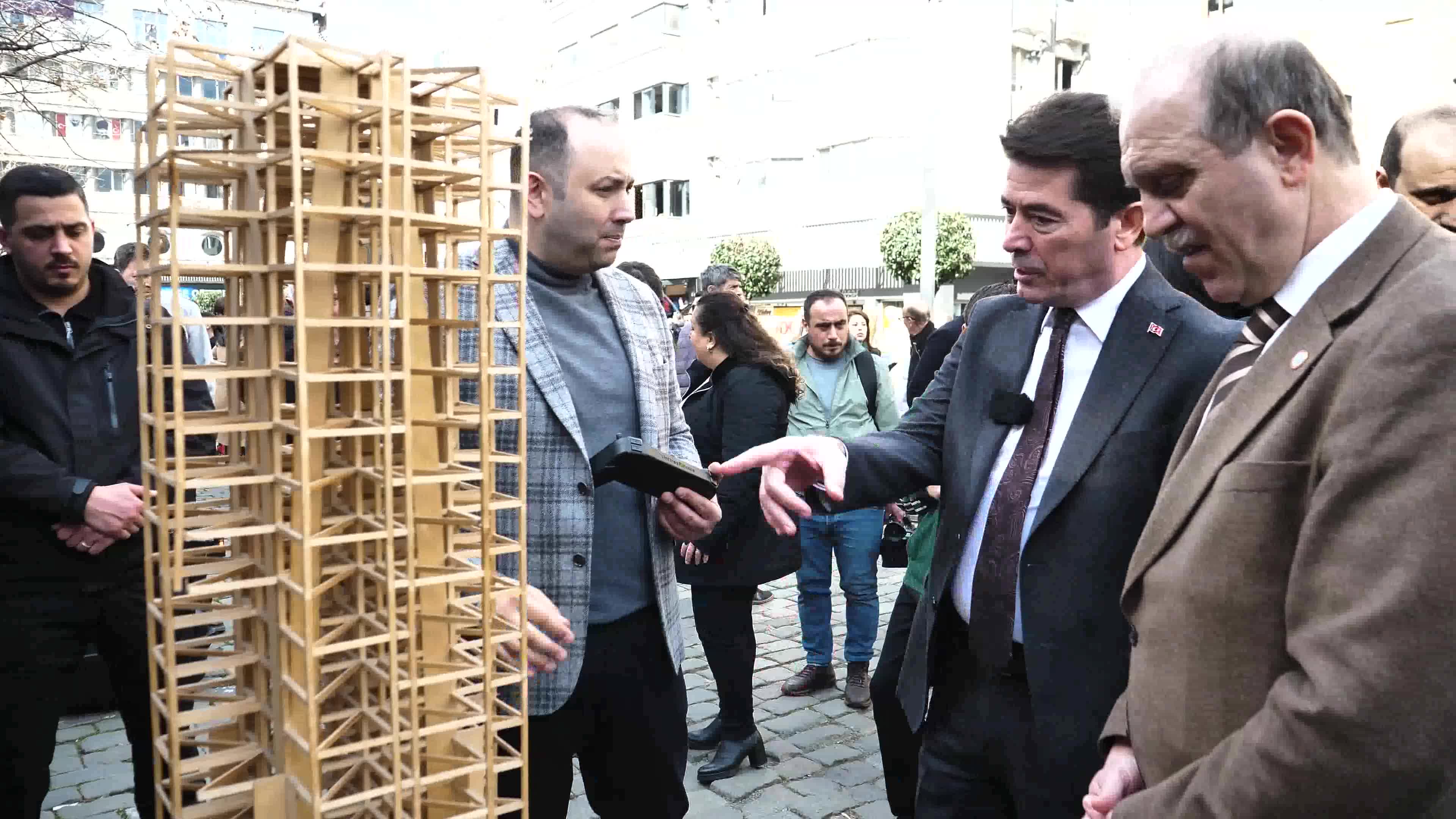 Ortahisar Belediye Başkanı Kaya: "Aklın, bilimin ve mühendislik öğretisinin yol göstericiliğinde adımlar atmalıyız"