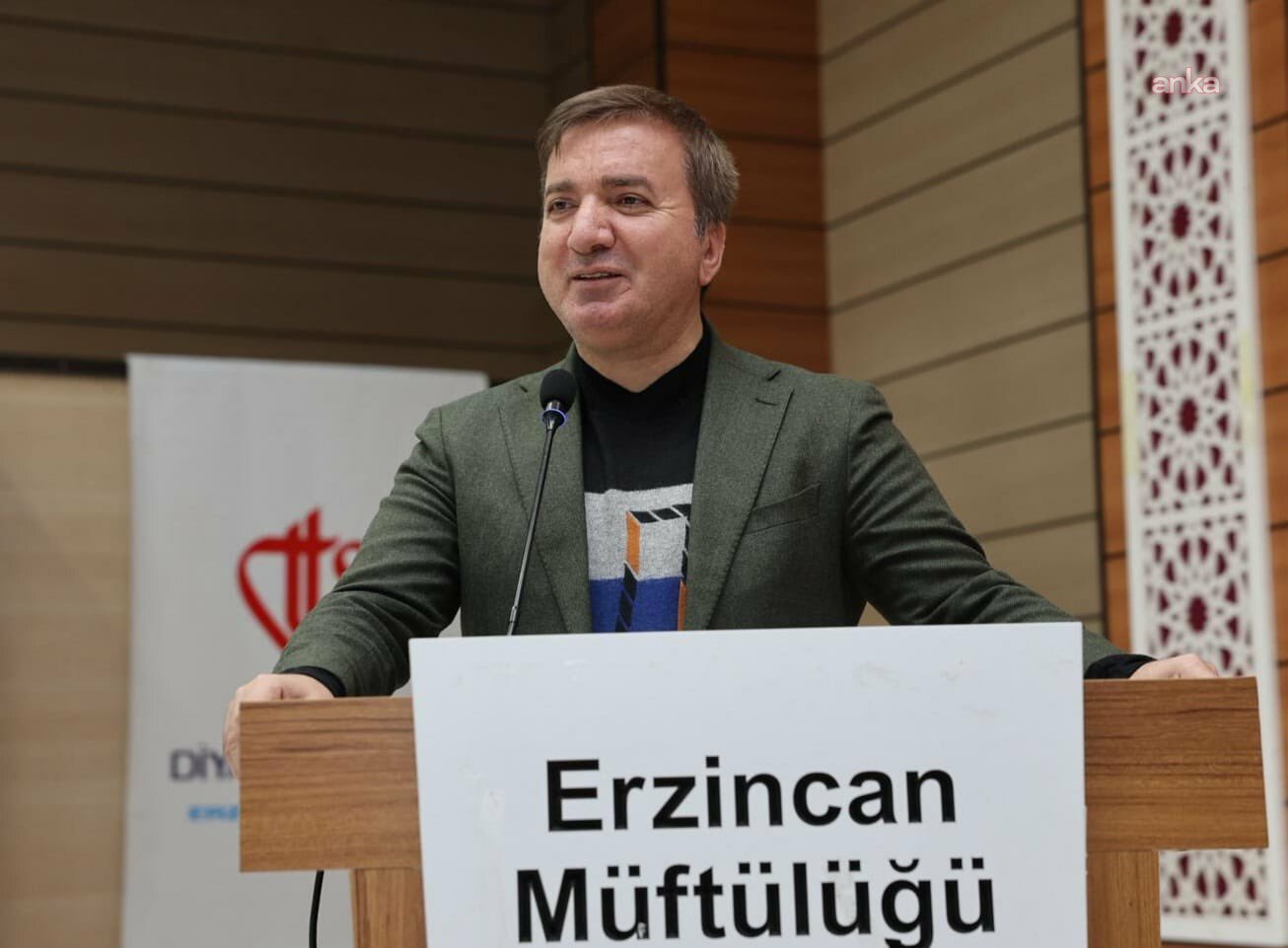 Erzincan Valisi Aydoğdu: "Kemah’ta meydana gelen 4.9 şiddetindeki depremde çok şükür herhangi bir can ve mal kaybı yoktur"