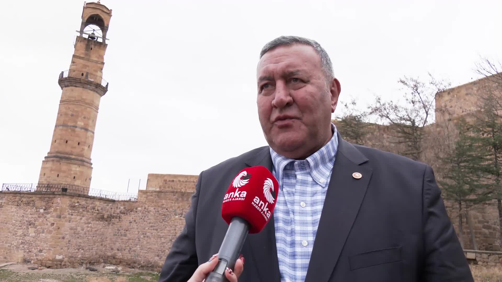 CHP’nin "Millet İradesine Sahip Çıkıyor" mitingi yarın Niğde'de... CHP Niğde Milletvekili Gürer: "Yarın geniş katılımlı ve kapsamlı bir miting bekliyoruz çünkü ülkede ciddi bir yönetememe sorunu vardır"