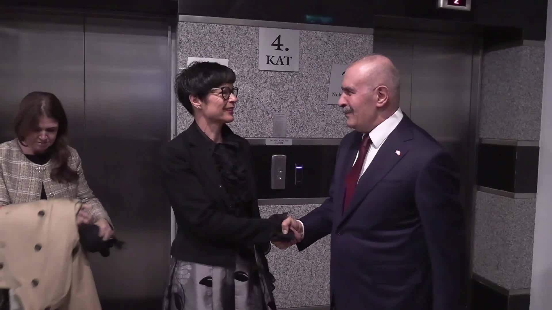 Avrupa Komisyonu’nun Genişlemeden Sorumlu Komiseri Marta Kos, TBMM’de temaslarda bulundu