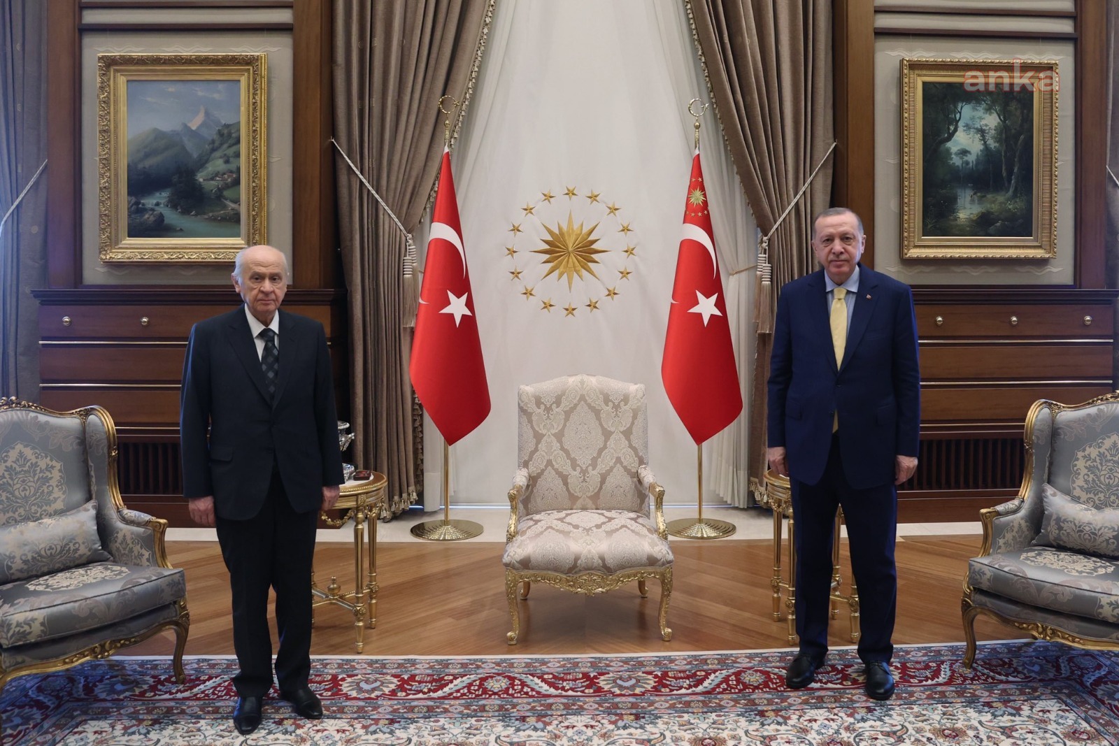ERDOĞAN VE BAHÇELİ, YAKLAŞIK 1 SAAT HUKUK VE EKONOMİ KONUŞTU