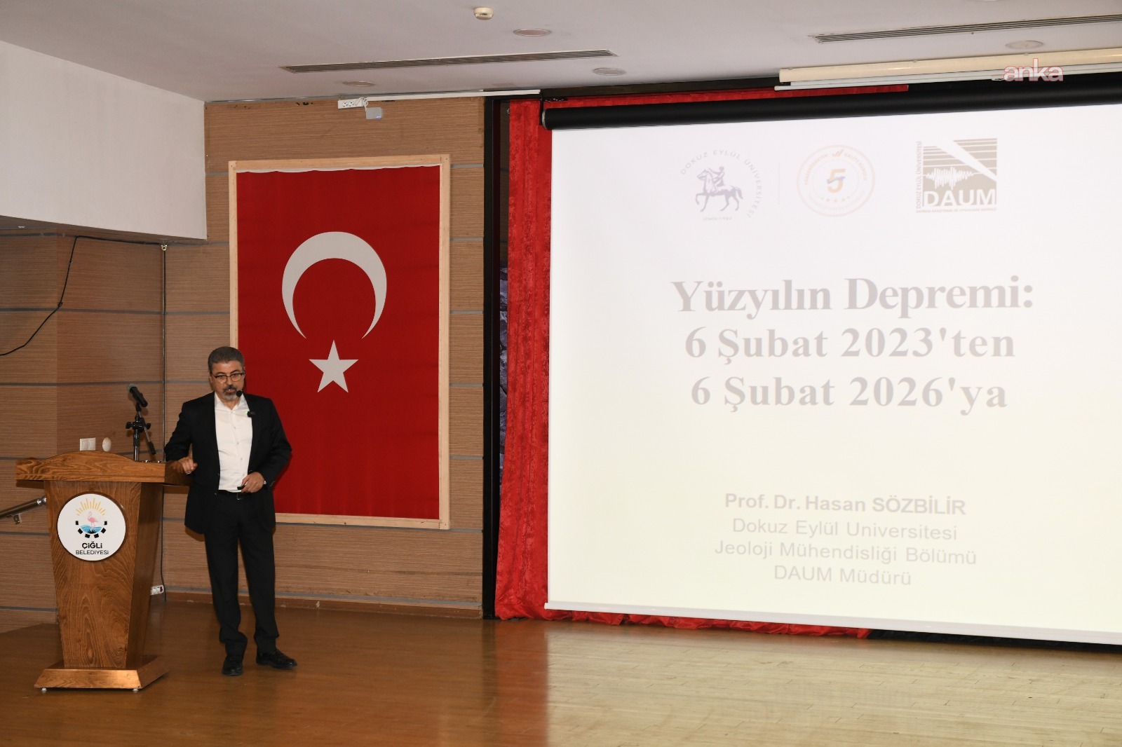 6 Şubat depremlerinin üçüncü yılı... Çiğli'de "Deprem Forumu" düzenlendi: "Deprem öldürmez, depreme karşı çare bilimdir"