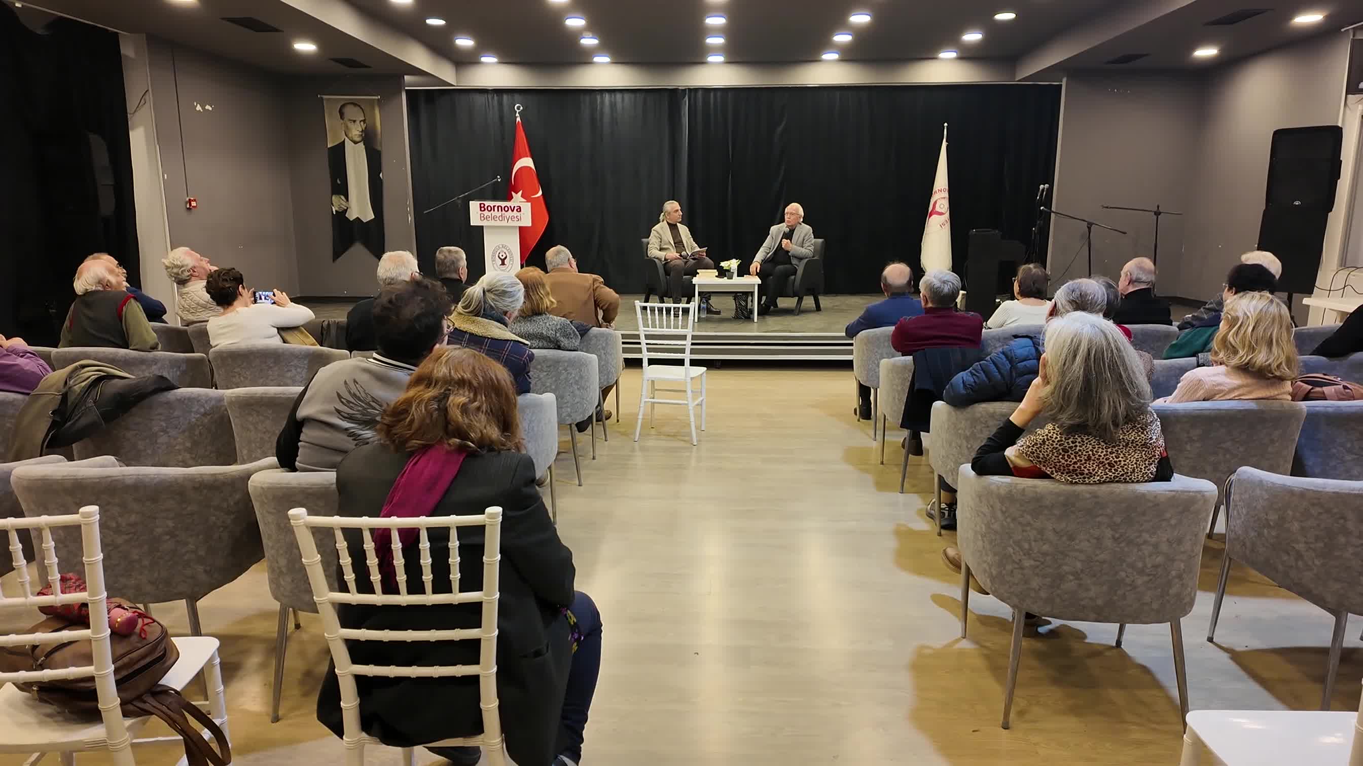 Bornova Kent Söyleşileri’nde 2026 yılının ilk konuğu Hidayet Karakuş: "Aydınlık günler, bahar açan papatyalar gibi gelecek"
