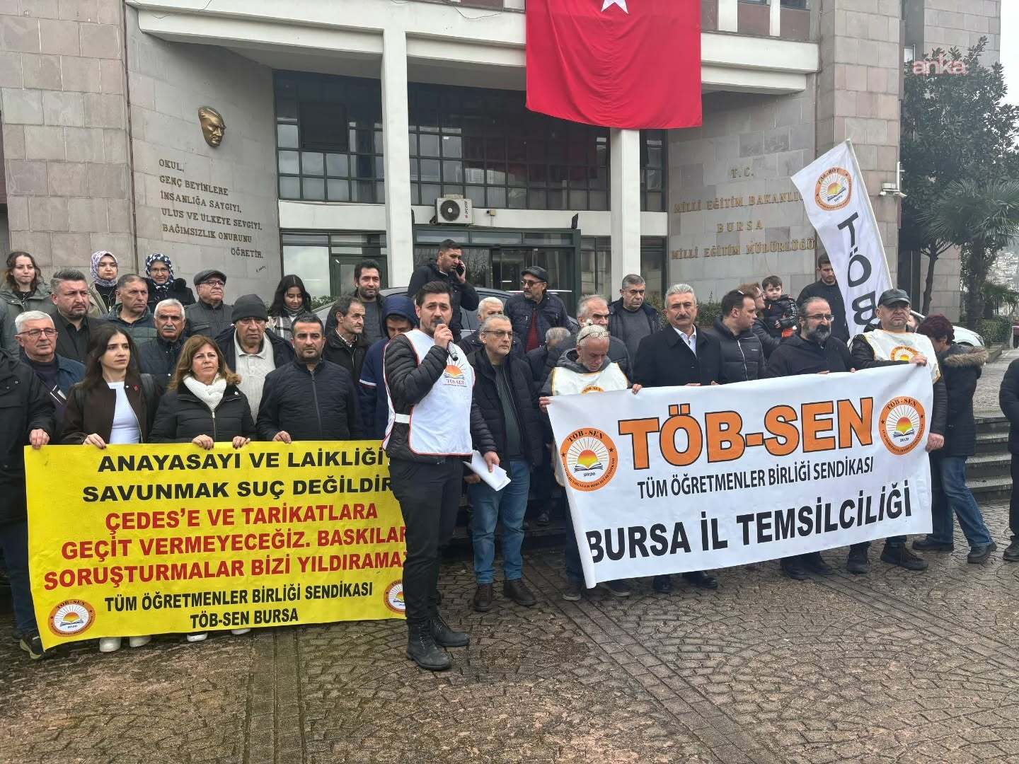 TÖB-SEN Bursa Temsilcisi Serkan Bebek'in "sürgün edilmesi"ne tepki