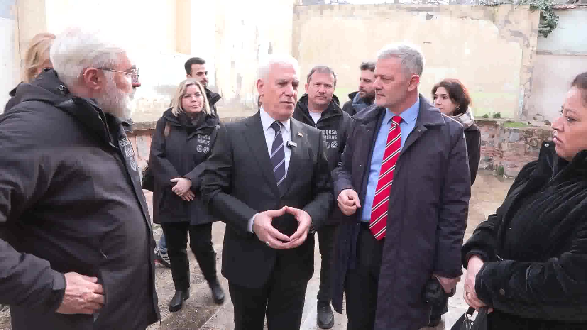 Bursa Büyükşehir Belediyesi, Alaüddin Paşa Camii haziresini restore etti