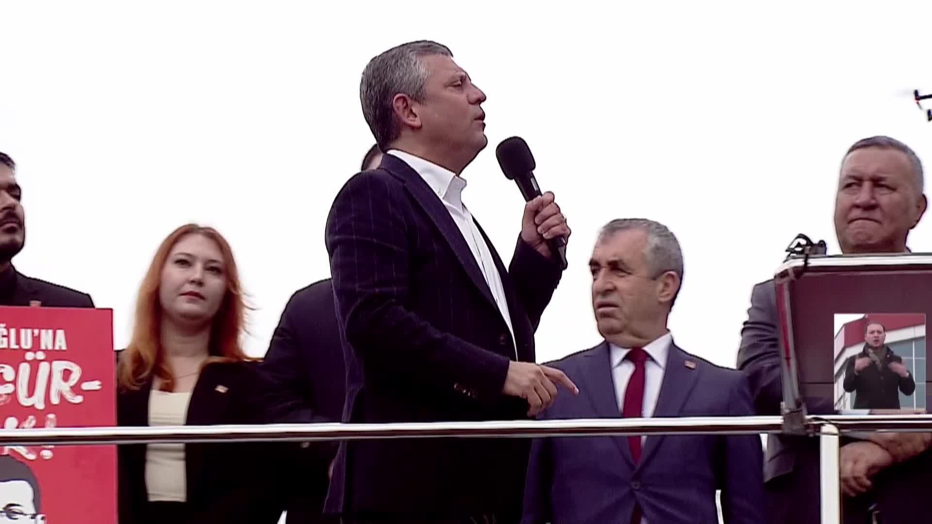 CHP'den "Millet İradesine Sahip Çıkıyor" mitingi... Özgür Özel: "Allah’ım, sen bu emekliyi Erdoğan’ın yoksullaştırmasından, Erdoğan’ın iktidarından kurtar"