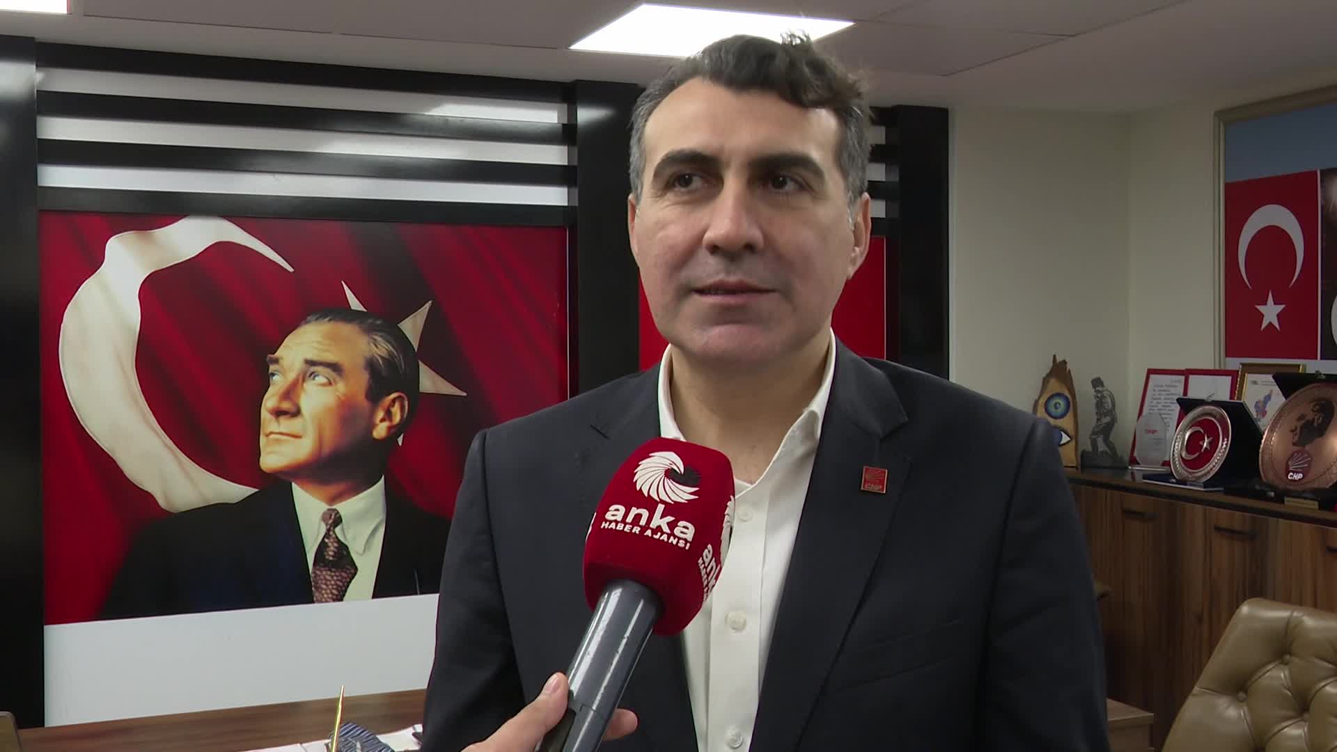 CHP Adana İl Başkanı Anıl Tanburoğlu: "Zeydan Karalar'ın görevine iade edilmesi gerekiyor"