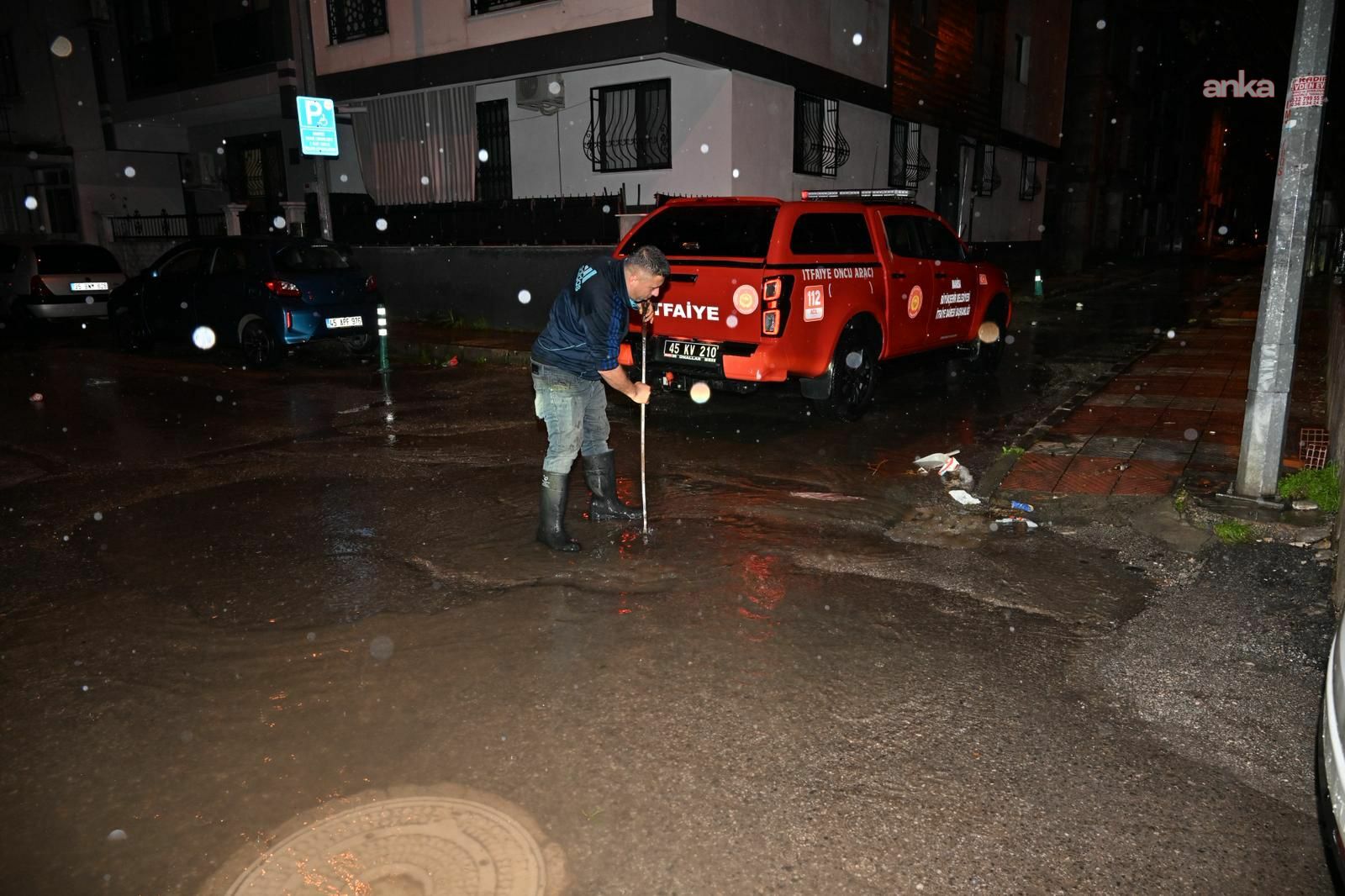 Manisa Büyükşehir Belediyesi'nden yoğun yağış mesaisi