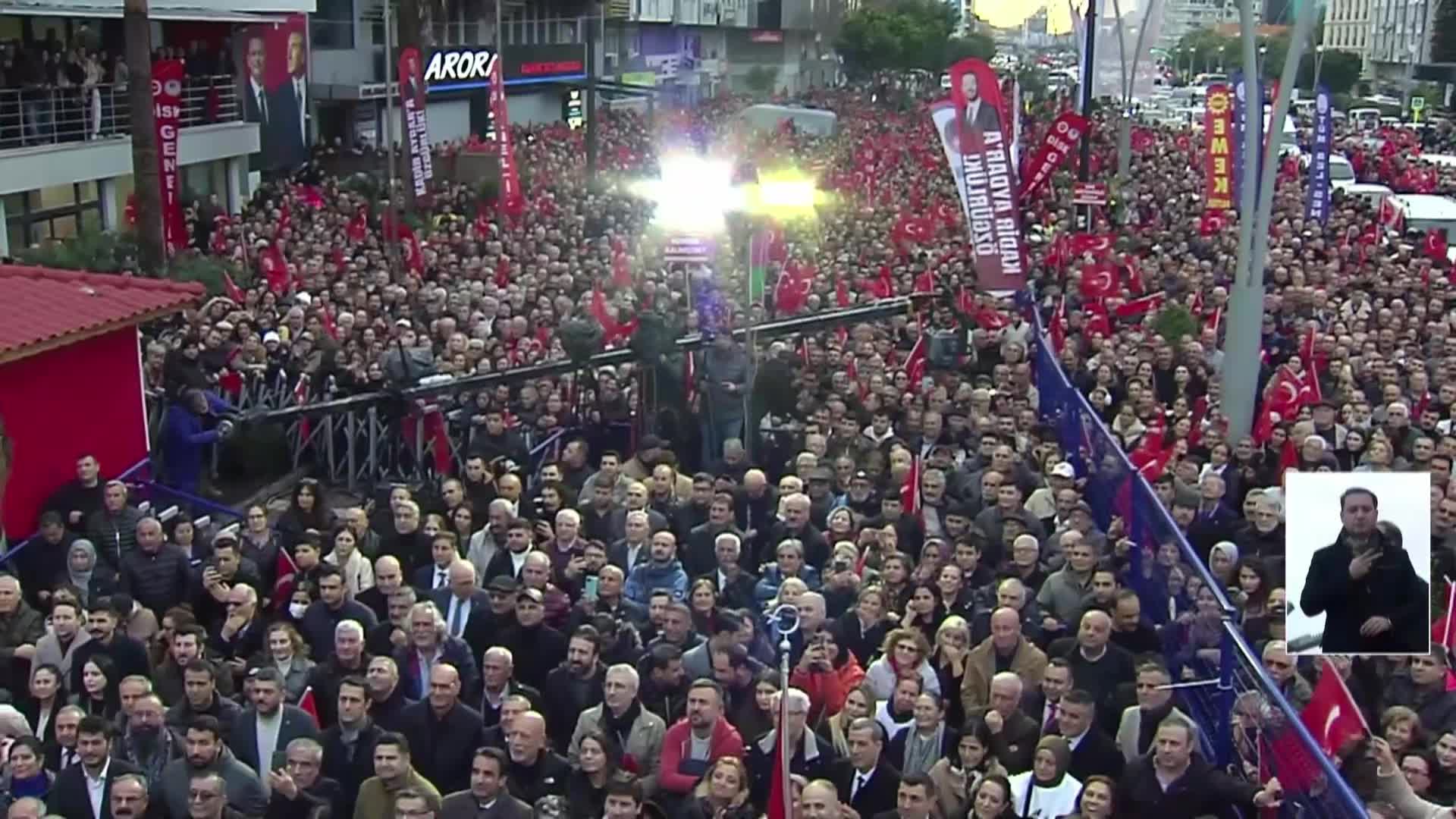 Adanalılar Zeydan Karalar'la buluştu... Özgür Özel: Buradan İçişleri Bakanlığı yetkililerine sesleniyorum; Zeydan Karalar’ın görevinin başına dönmesi Adana’nın talebidir