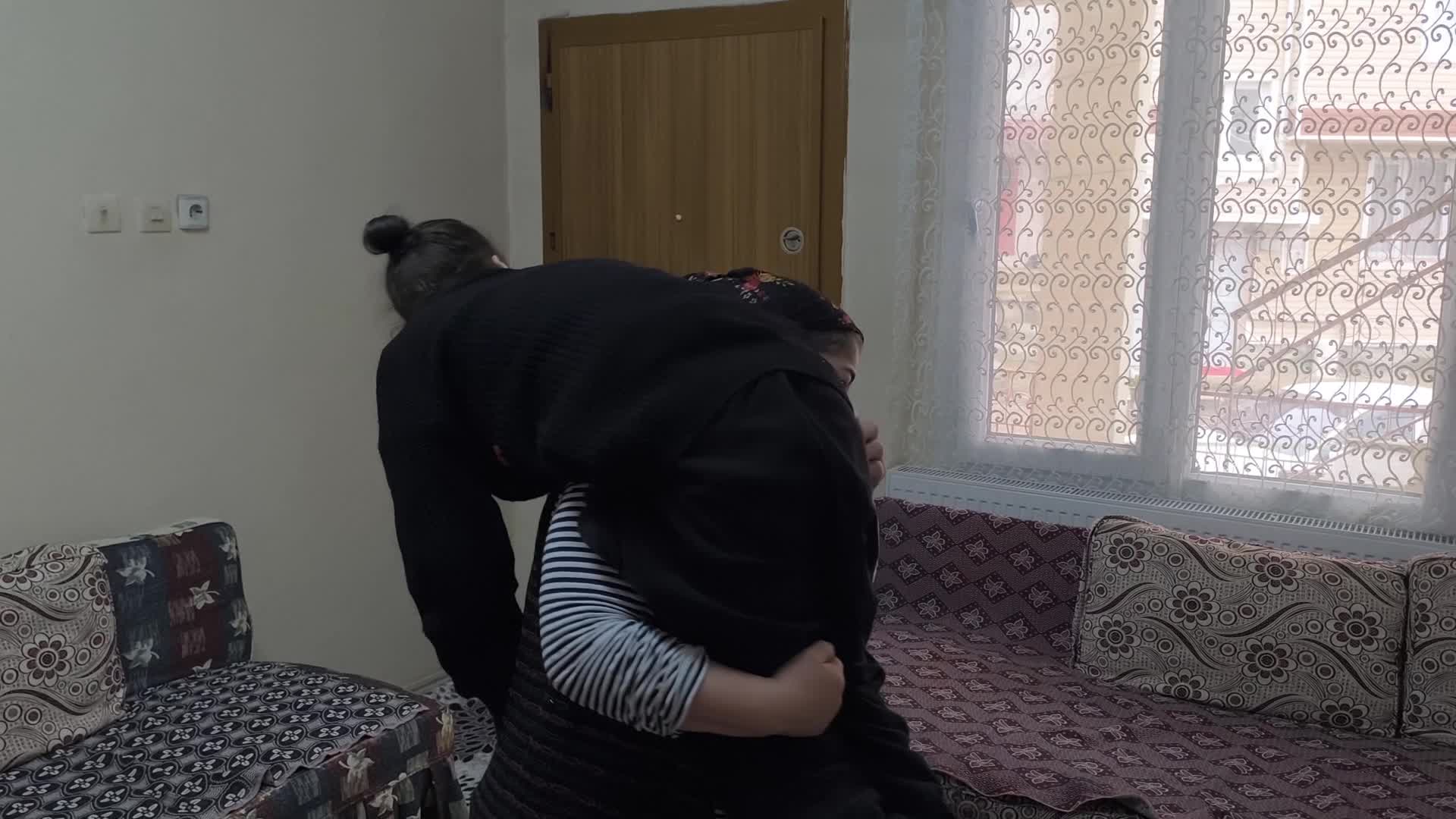 Nadir hastalık, ağır yoksulluk... Andırınlı Filiz Berk, nadir görülen arjini hastası olan kızına bakamadığını dile getirdi: "Çocuğumun vitamin ilaçlarını alamıyorum"