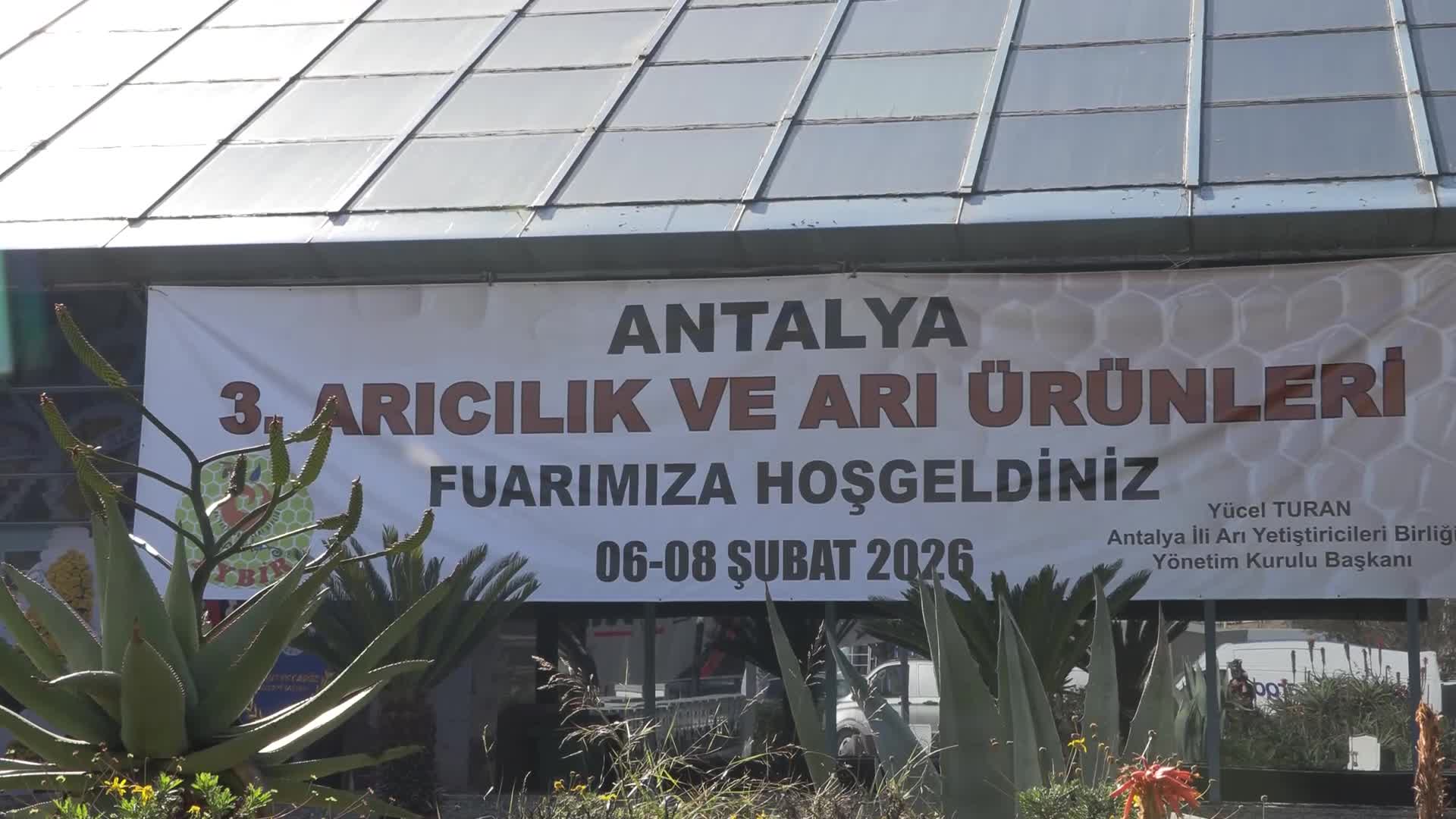 Muratpaşa Belediye Başkanı Uysal: "Piyasanın, arıcılarımızın emeğini karşılayacak seviyede olması anayasal bir ödevdir"