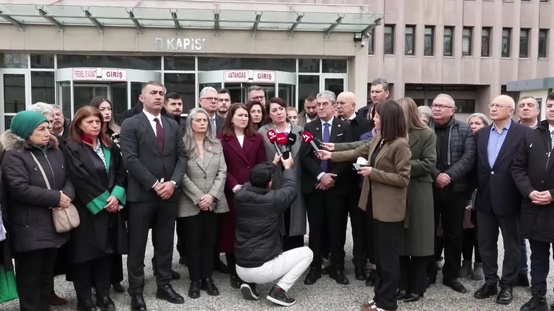CHP Grup Başkanvekili Günaydın, "Umut Davası"nın görüldüğü Ankara Adliyesi önünde konuştu: "Uğur Mumcu cinayetinin peşini bırakmayacağız"