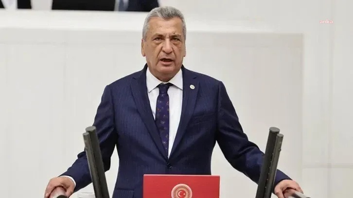 CHP'li Öztürkmen: "Bakan Tekin oturduğu koltuğu derhal terketmeli"