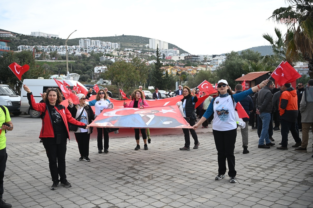 Atatürk’ün Kuşadası'na gelişinin 102’nci yıl dönümü törenle kutlandı