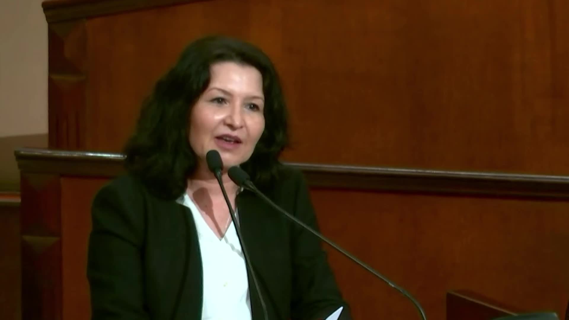 İBB Meclisi Şubat ayı ilk oturumunda Ülkü İnanlı: Var mısınız, hep beraber İBB Meclisi'nden istifa edelim seçime gidelim, hodri meydan
