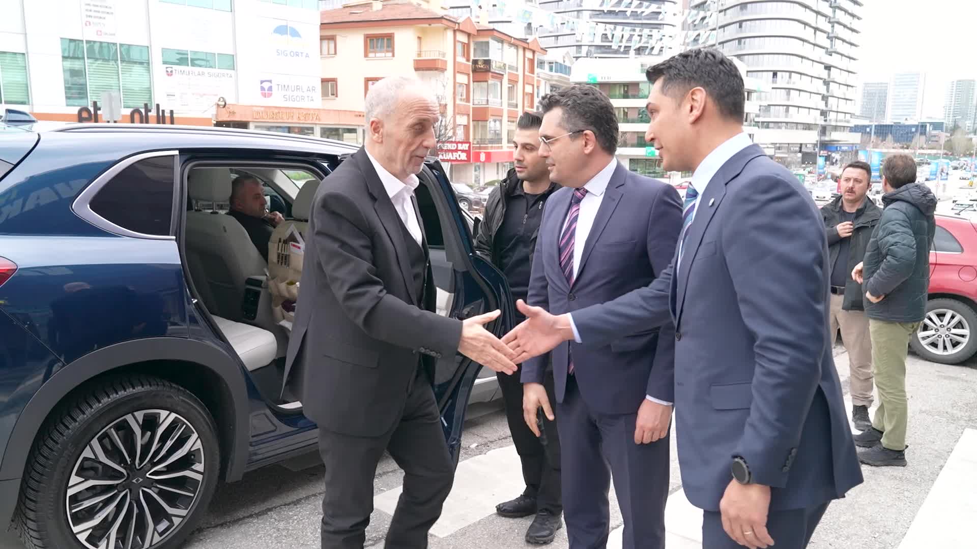 Müsavat Dervişoğlu, TÜRK-İŞ Genel Başkanı Atalay ve  TOBB Başkanı Hisarcıklıoğlu ile görüştü