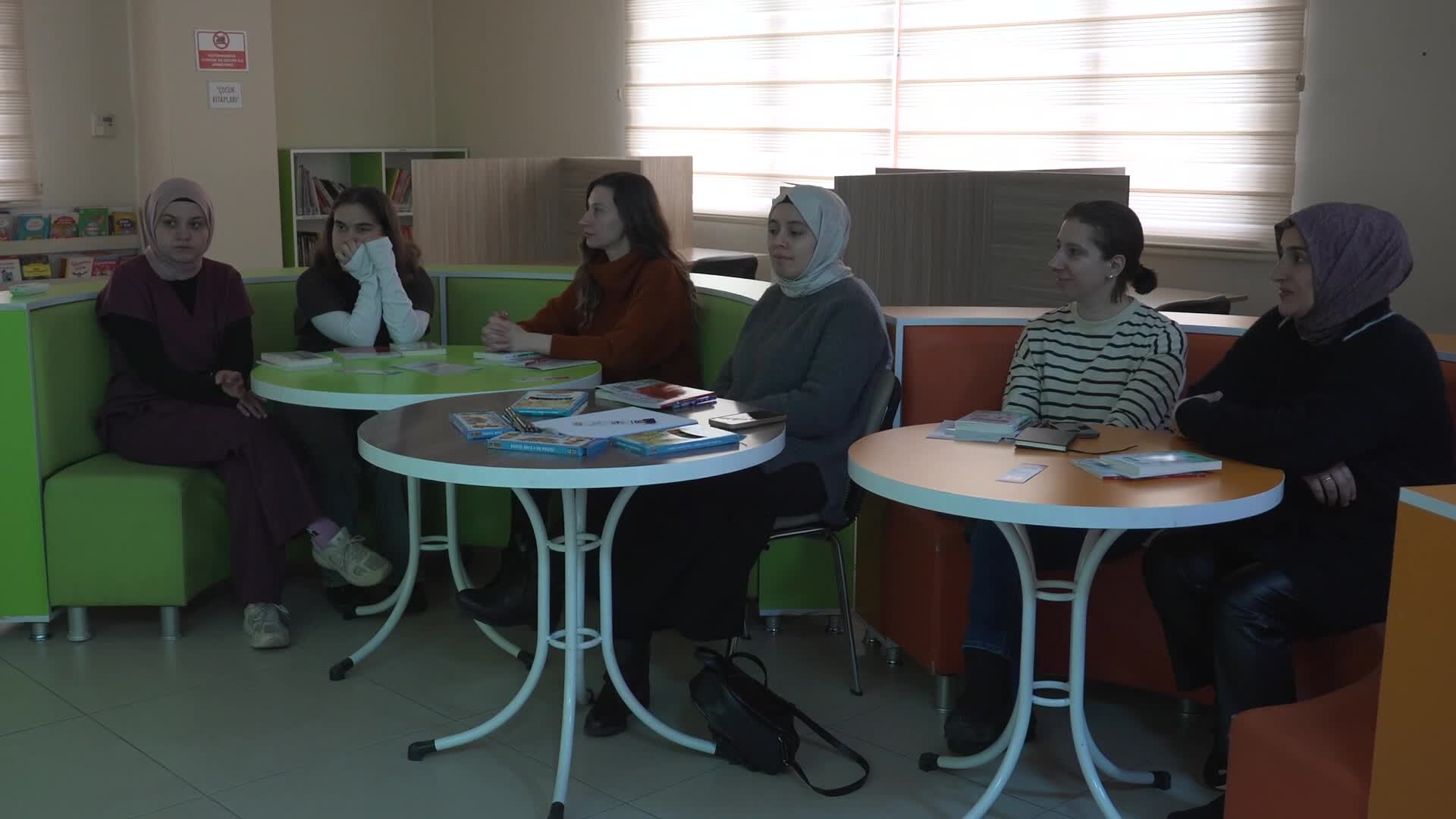 Osmangazi'de "Yetişkinlerle Çocuk Kitaplarına Bakış Atölyesi" başladı