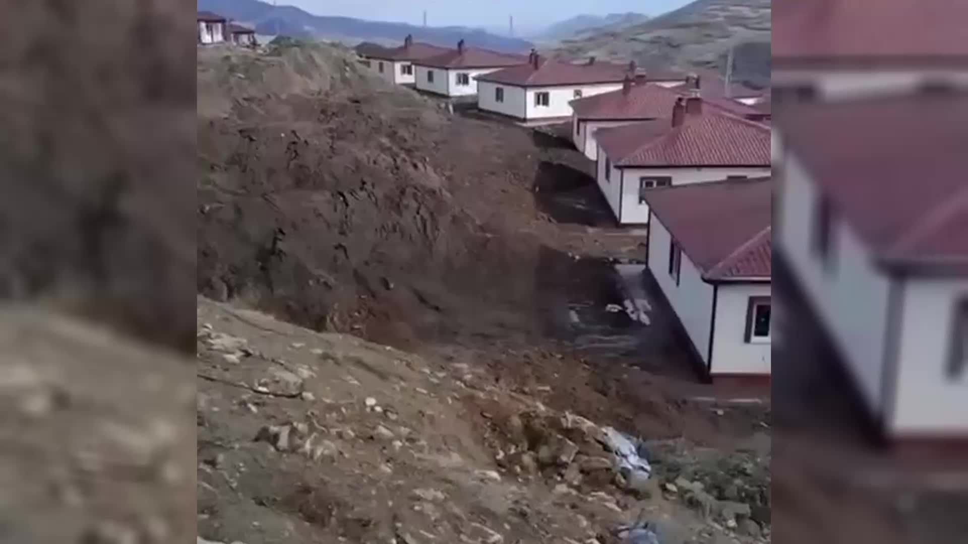 Adıyaman’ın Gölbaşı ilçesinde yapımı süren bazı köy evlerinin zemini kaydı