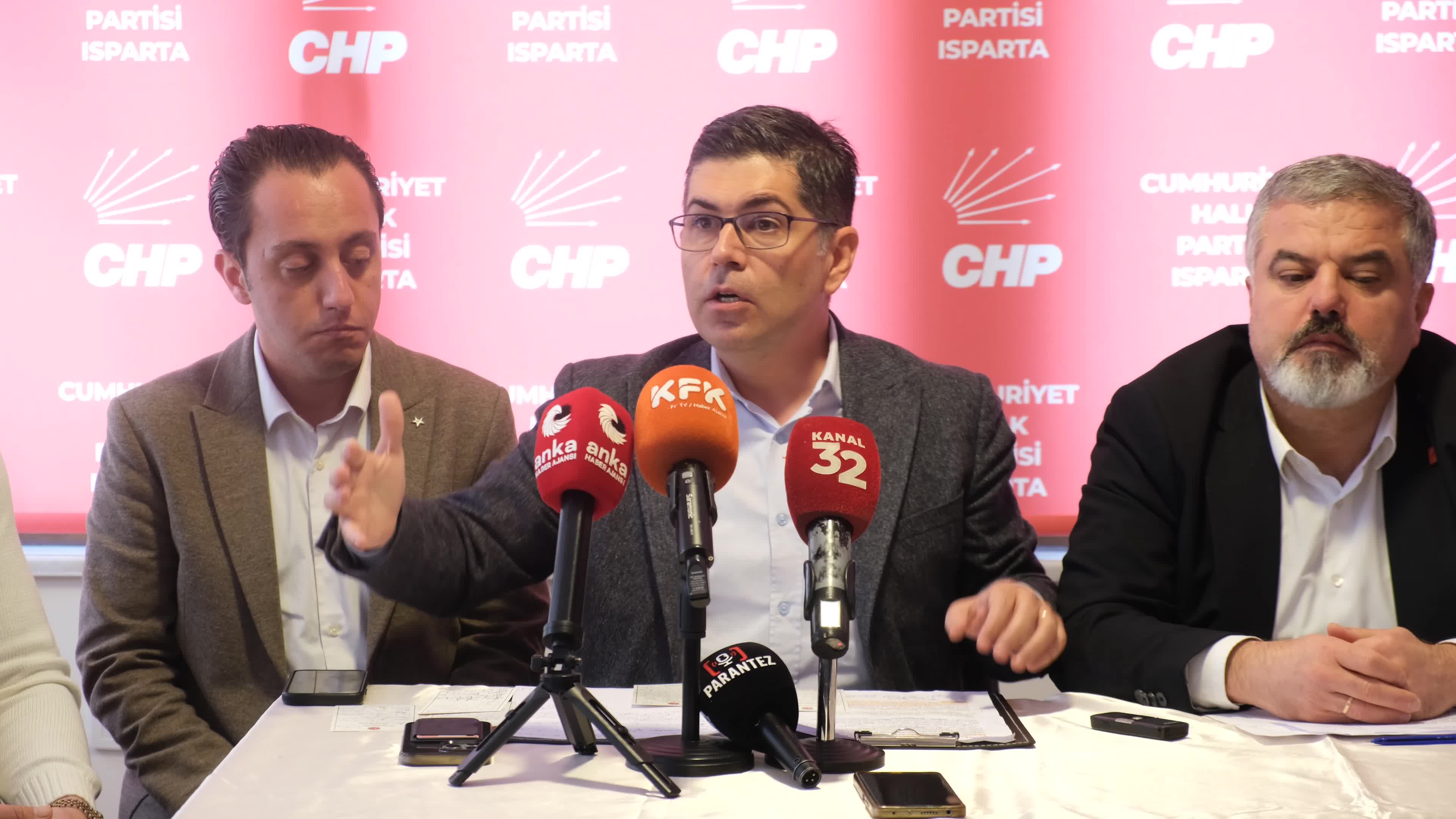CHP Isparta Milletvekili Halıcı'dan Isparta Belediye Başkanı Başdeğirmen'e: "Bir belediye başkanına bu sözler yakışıyor mu?"