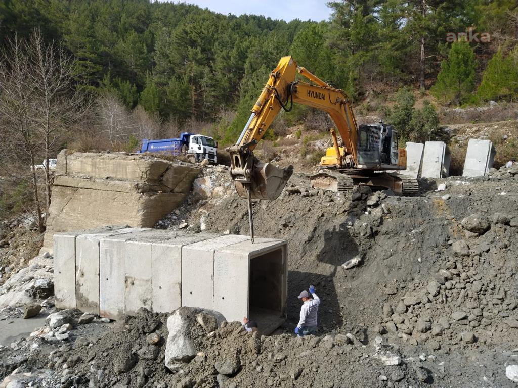 ALANYA KIRSALINDA YOL ÇALIŞMALARI SÜRÜYOR
