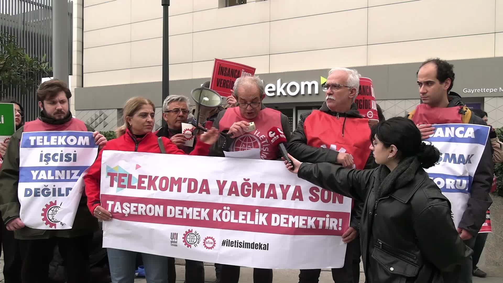 İletişim-İş'ten Türk Telekom önünde eylem: Kurumun kolektif hafızasını silme, kadrolu istihdamı tasfiye etme ve Türk Telekom’u parça parça taşeronlaştırma operasyonunun ilk ve en sinsi adımı atılıyor