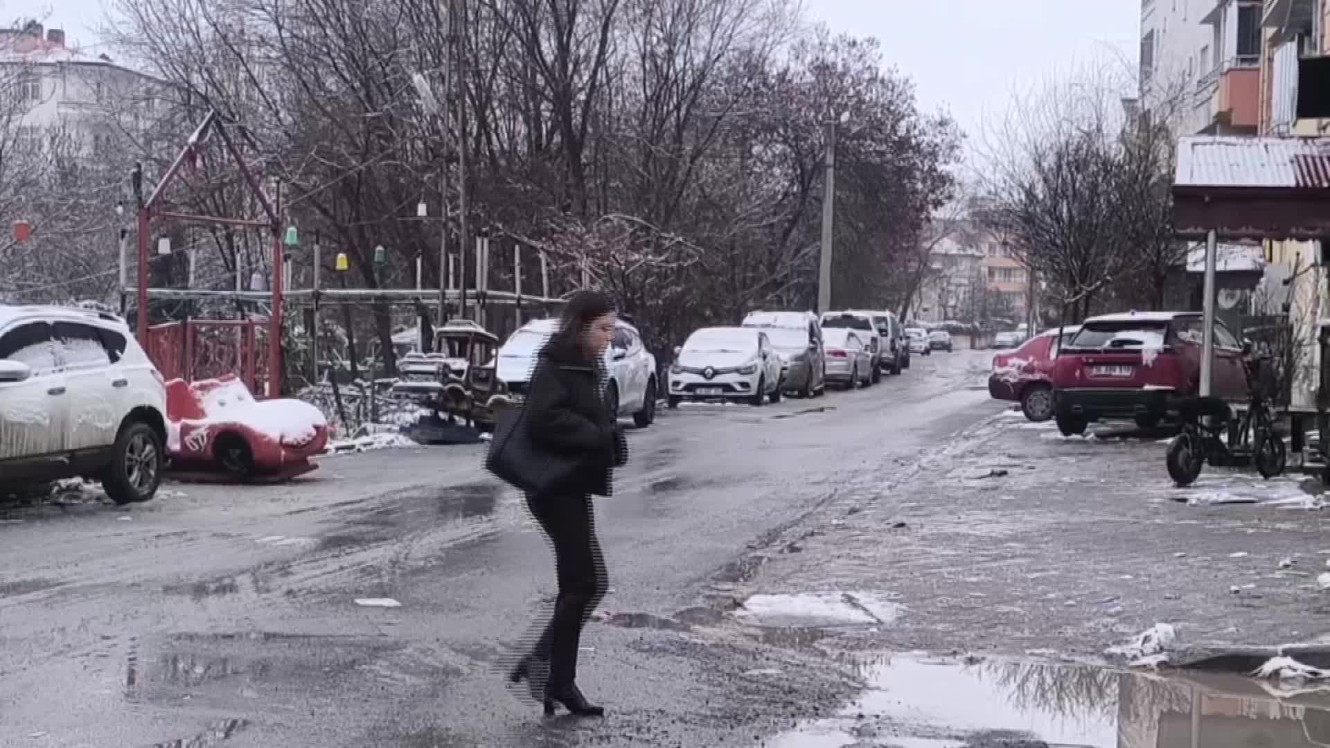 Tuzluca’da köy okullarında eğitime 1 gün ara
