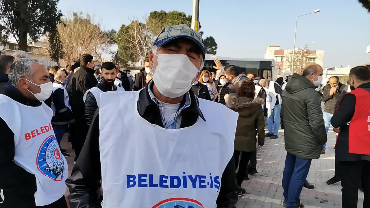 İZMİR MENEMEN'DE İŞÇİLERİN İSYANI BÜYÜYOR... "KENDİMİZİ Mİ YAKALIM"