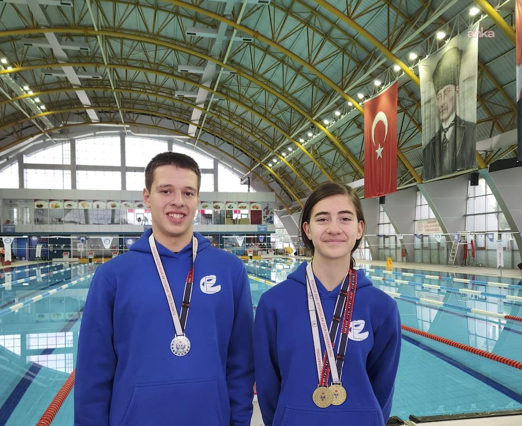 Eskişehir Büyükşehir Spor Kulübü sporcuları milli takım için kulaç attı