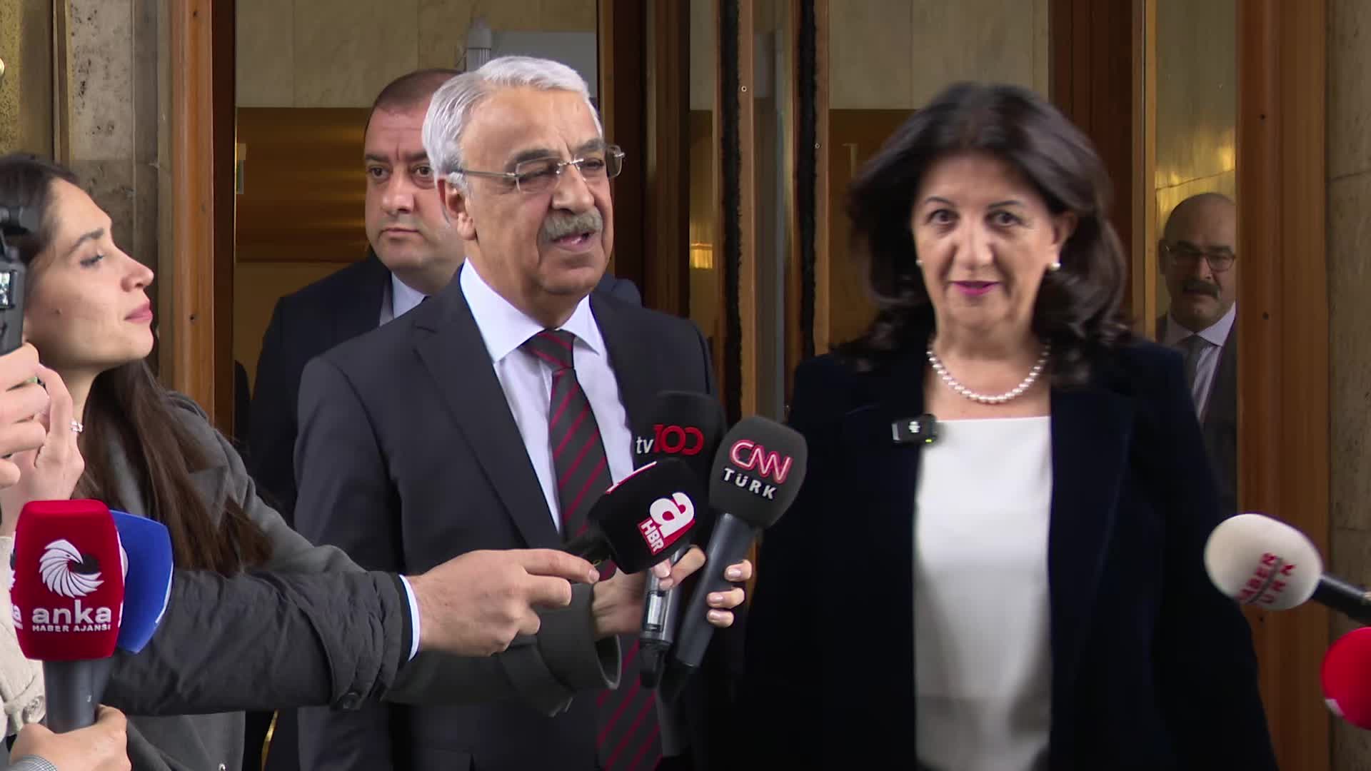 DEM Parti İmralı Heyeti'nden Cumhurbaşkanı Erdoğan'a ziyaret... Pervin Buldan: "Cumhurbaşkanı ile yapacağımız görüşmede önemli gündemlerimiz var"