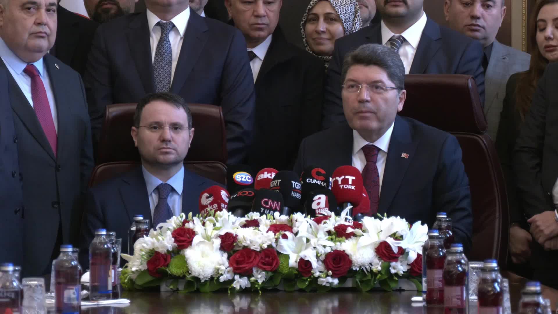 Adalet Bakanlığı'nda devir teslim töreni yapıldı... Yılmaz Tunç'tan görevi devralan Akın Gürlek: "Suçla mücadelede tavizsiz duruşumuzu devam ettireceğiz"
