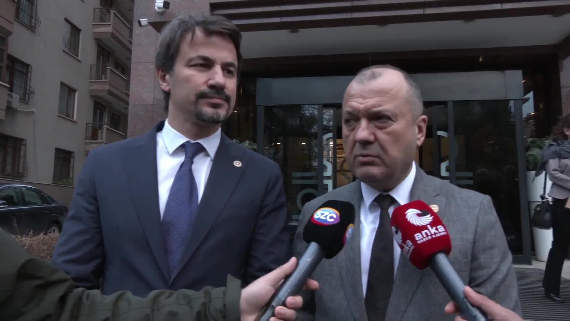 Meclis'teki yemin kavgası... CHP'li Ertuğrul'dan yaralanan vekillerin durumuna ilişkin açıklama: Tanal tedbir amaçlı bu akşam hastanede tutulacak